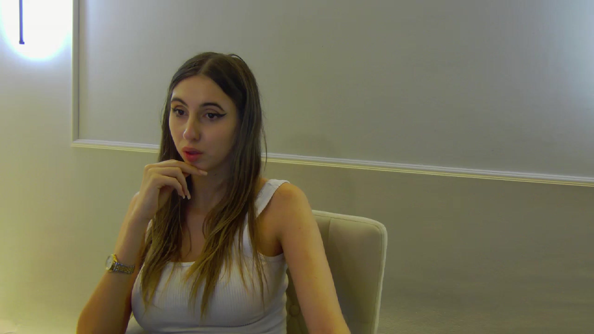 Gallery image thumbnail from Artemiss's myfreecams stream on, 11/11/2024, 21:57 image 9 of 20
