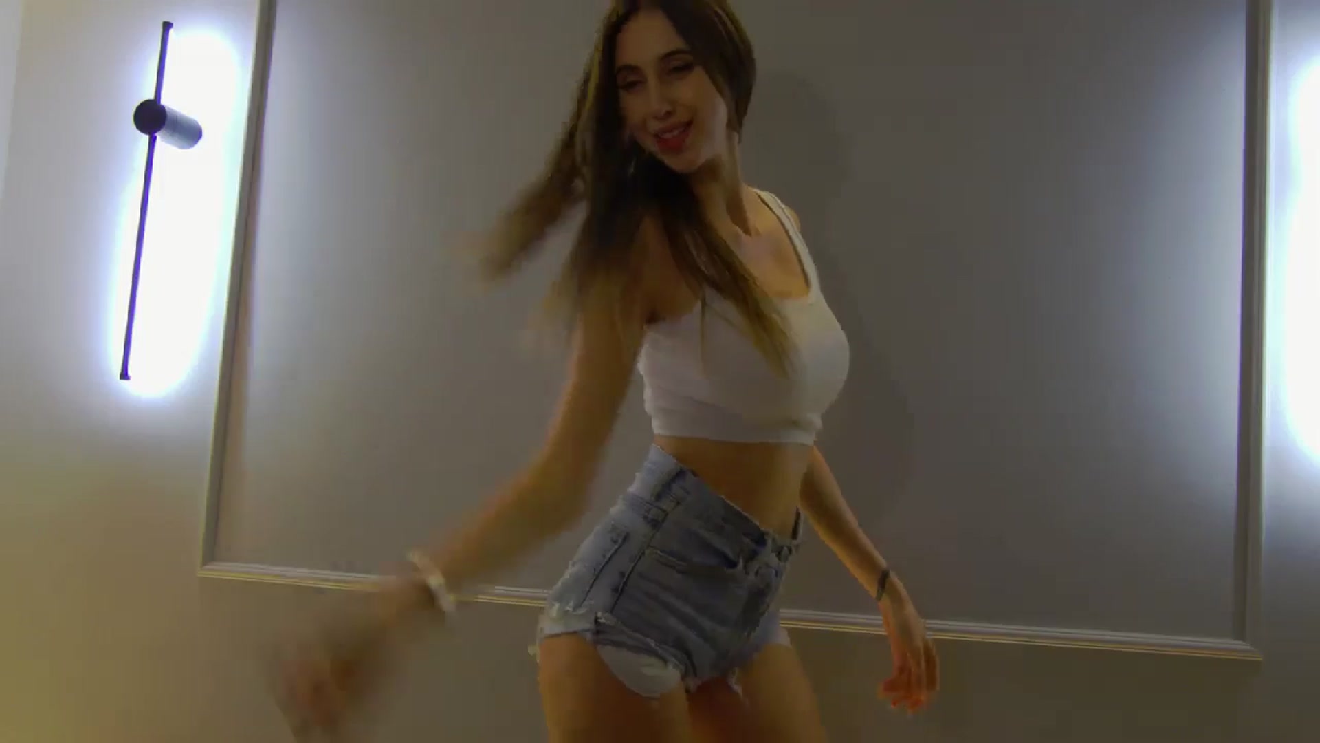 Gallery image thumbnail from Artemiss's myfreecams stream on, 11/11/2024, 23:57 image 6 of 20