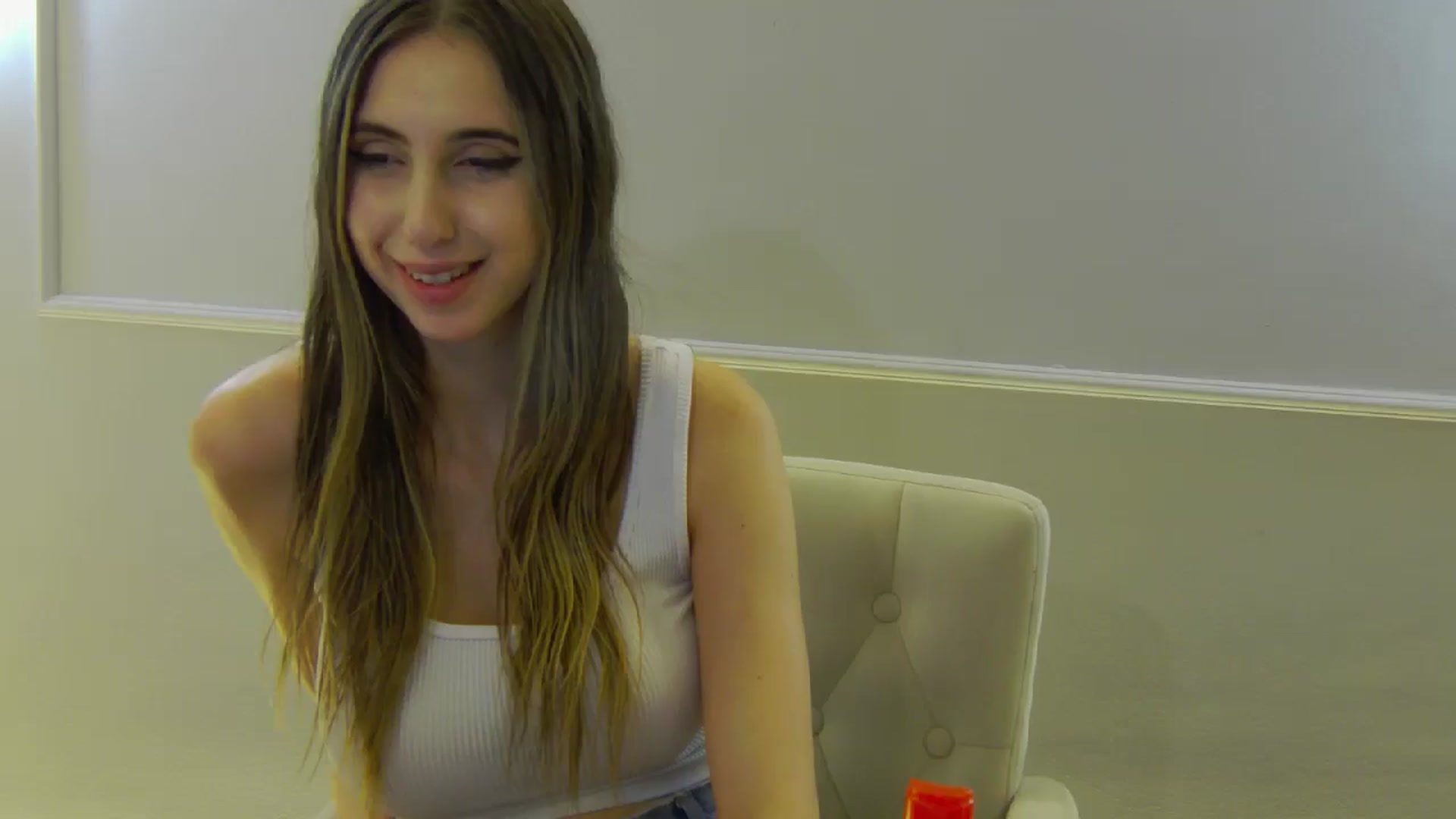 Gallery image thumbnail from Artemiss's myfreecams stream on, 11/11/2024, 23:57 image 4 of 20