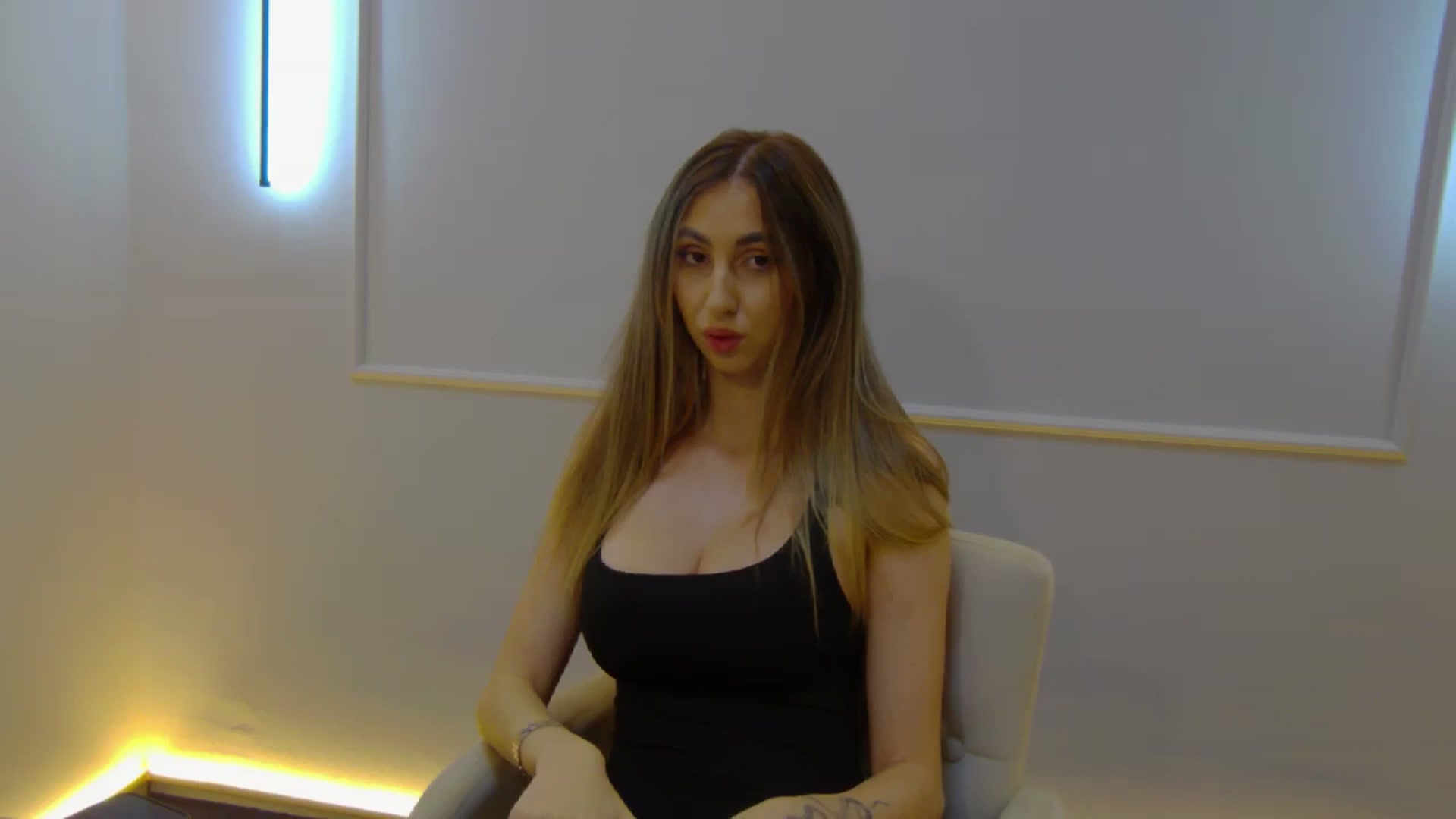 Gallery image thumbnail from Artemiss's myfreecams stream on, 11/12/2024, 20:44 image 13 of 20