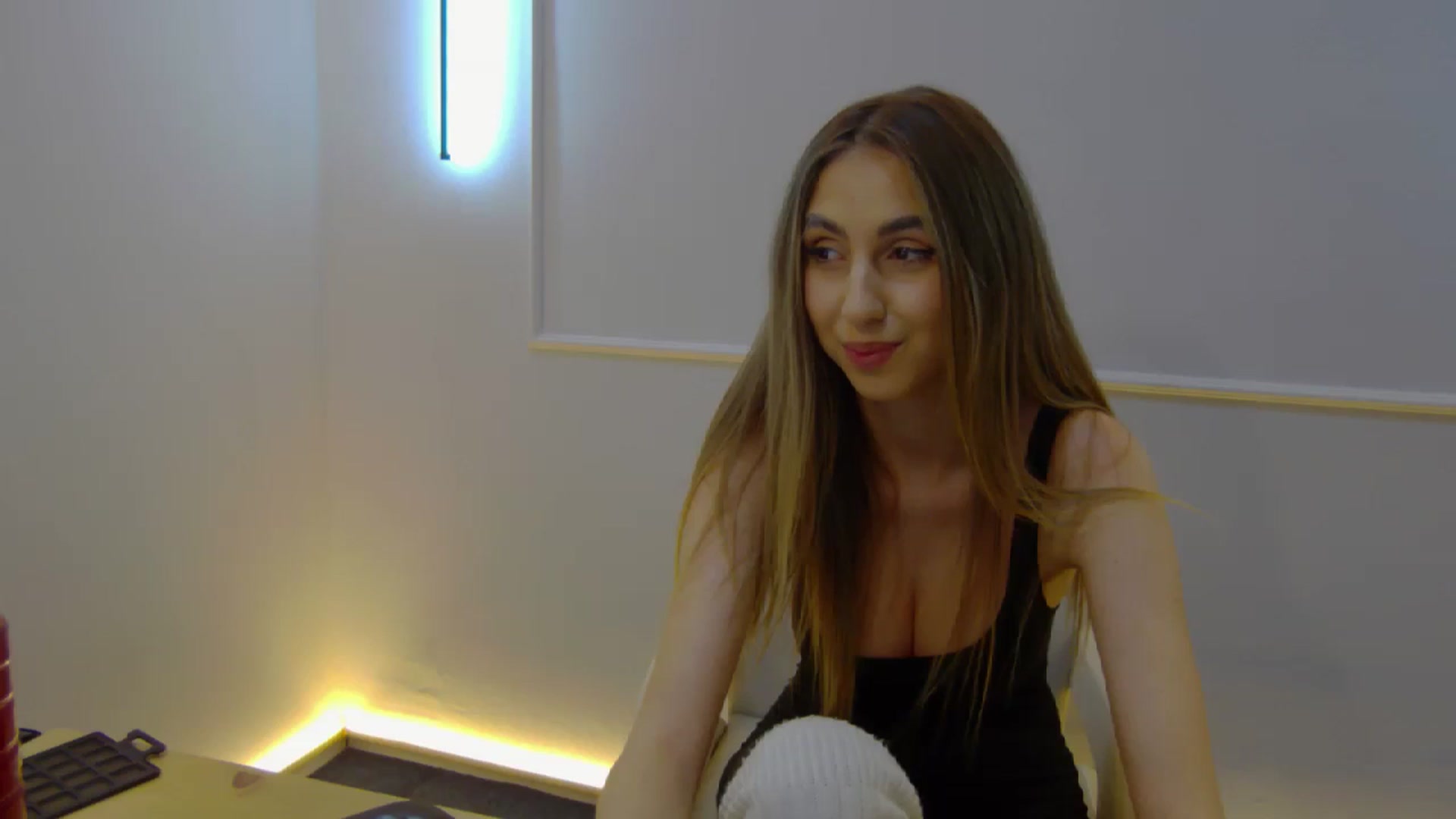 Gallery image thumbnail from Artemiss's myfreecams stream on, 11/12/2024, 20:44 image 19 of 20