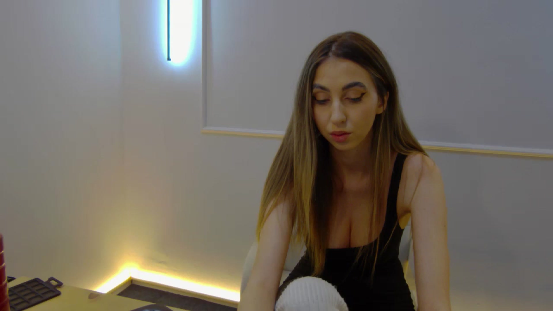 Gallery image thumbnail from Artemiss's myfreecams stream on, 11/12/2024, 20:44 image 20 of 20