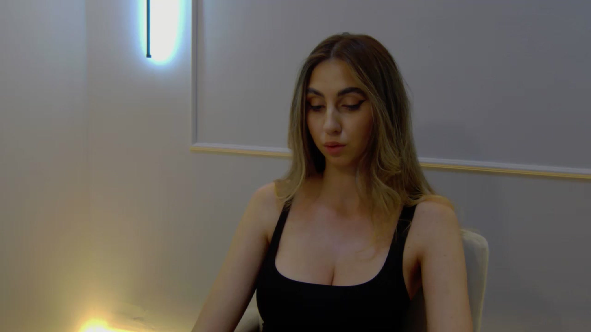 Gallery image thumbnail from Artemiss's myfreecams stream on, 11/12/2024, 22:54 image 13 of 20