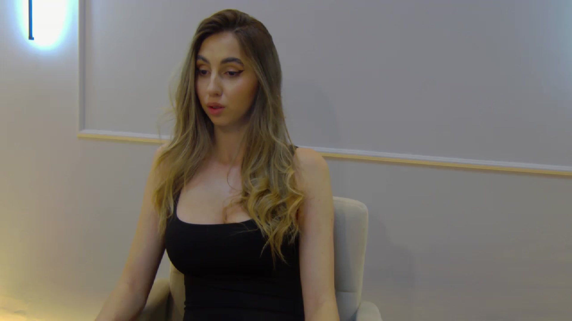 Gallery image thumbnail from Artemiss's myfreecams stream on, 11/12/2024, 22:54 image 8 of 20