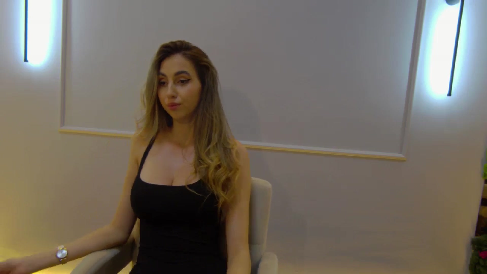 Gallery image thumbnail from Artemiss's myfreecams stream on, 11/12/2024, 22:54 image 7 of 20
