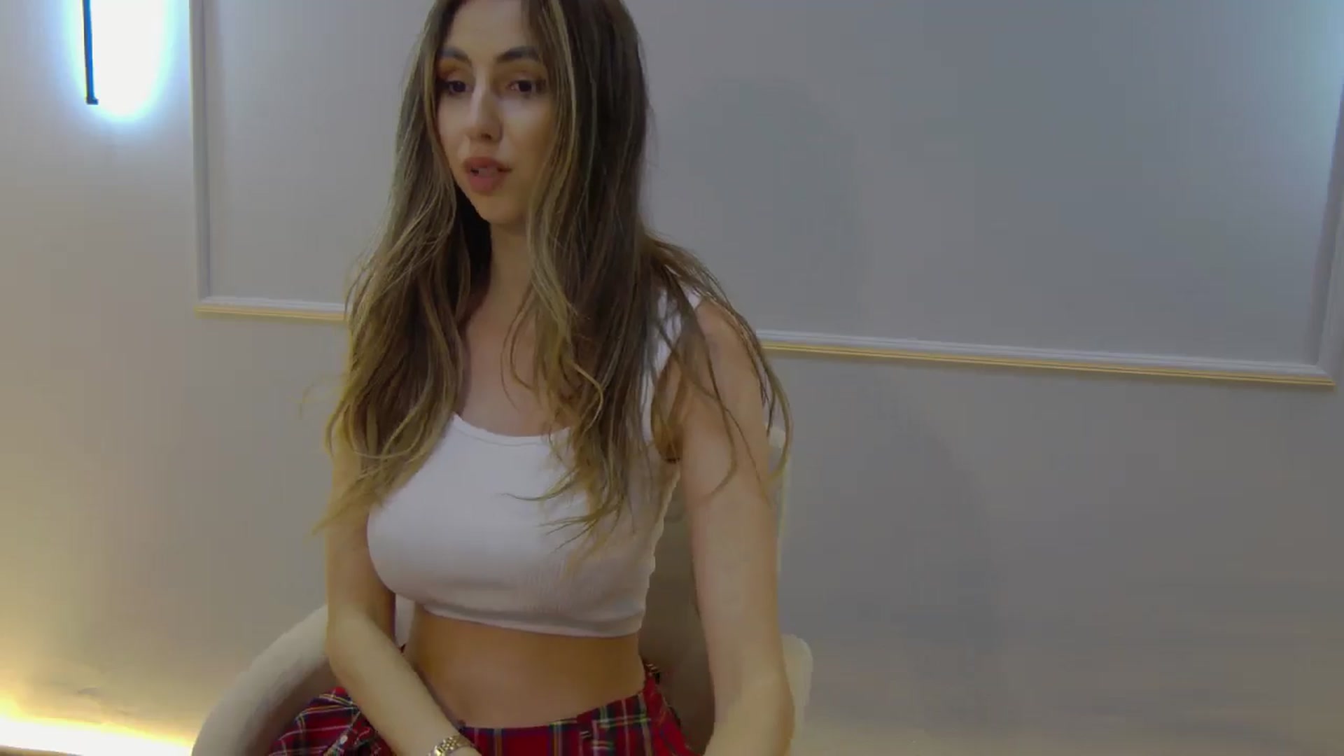 Gallery image thumbnail from Artemiss's myfreecams stream on, 11/13/2024, 19:20 image 16 of 20