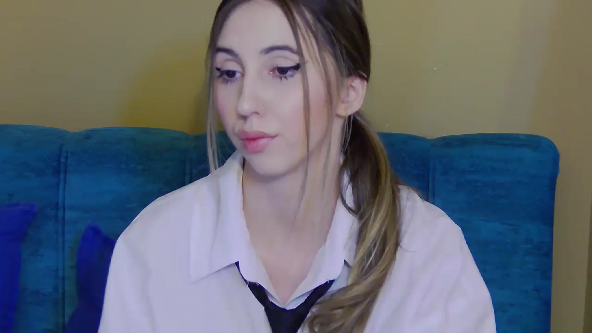 Gallery image thumbnail from Artemiss's myfreecams stream on, 11/19/2024, 19:09 image 18 of 20