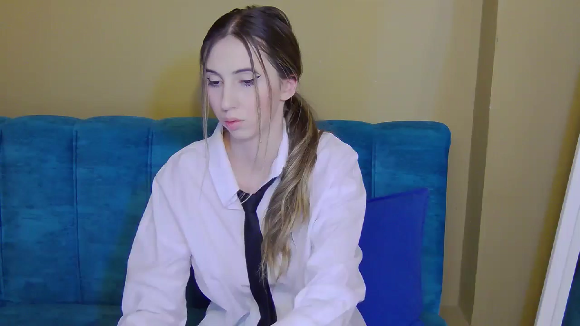 Gallery image thumbnail from Artemiss's myfreecams stream on, 11/19/2024, 20:16 image 8 of 20