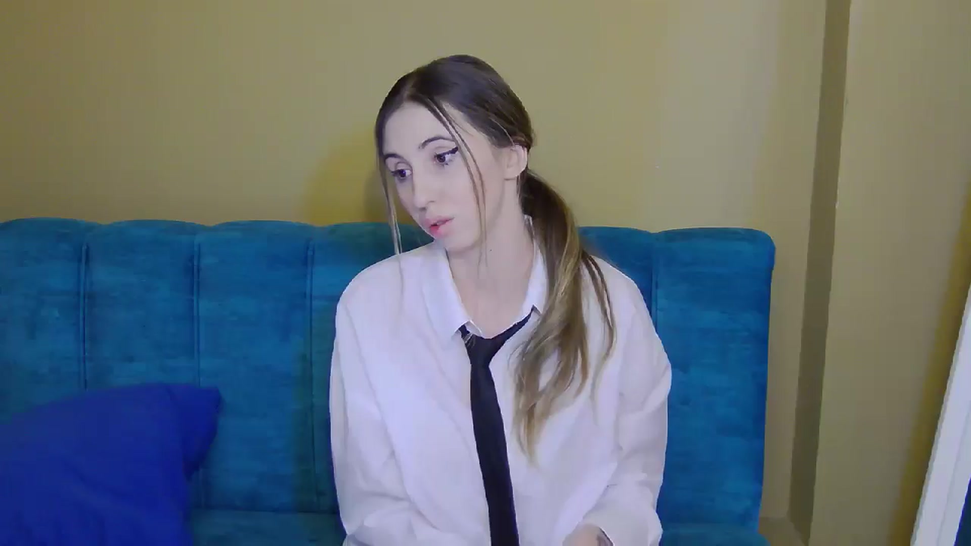 Gallery image thumbnail from Artemiss's myfreecams stream on, 11/19/2024, 21:43 image 13 of 20