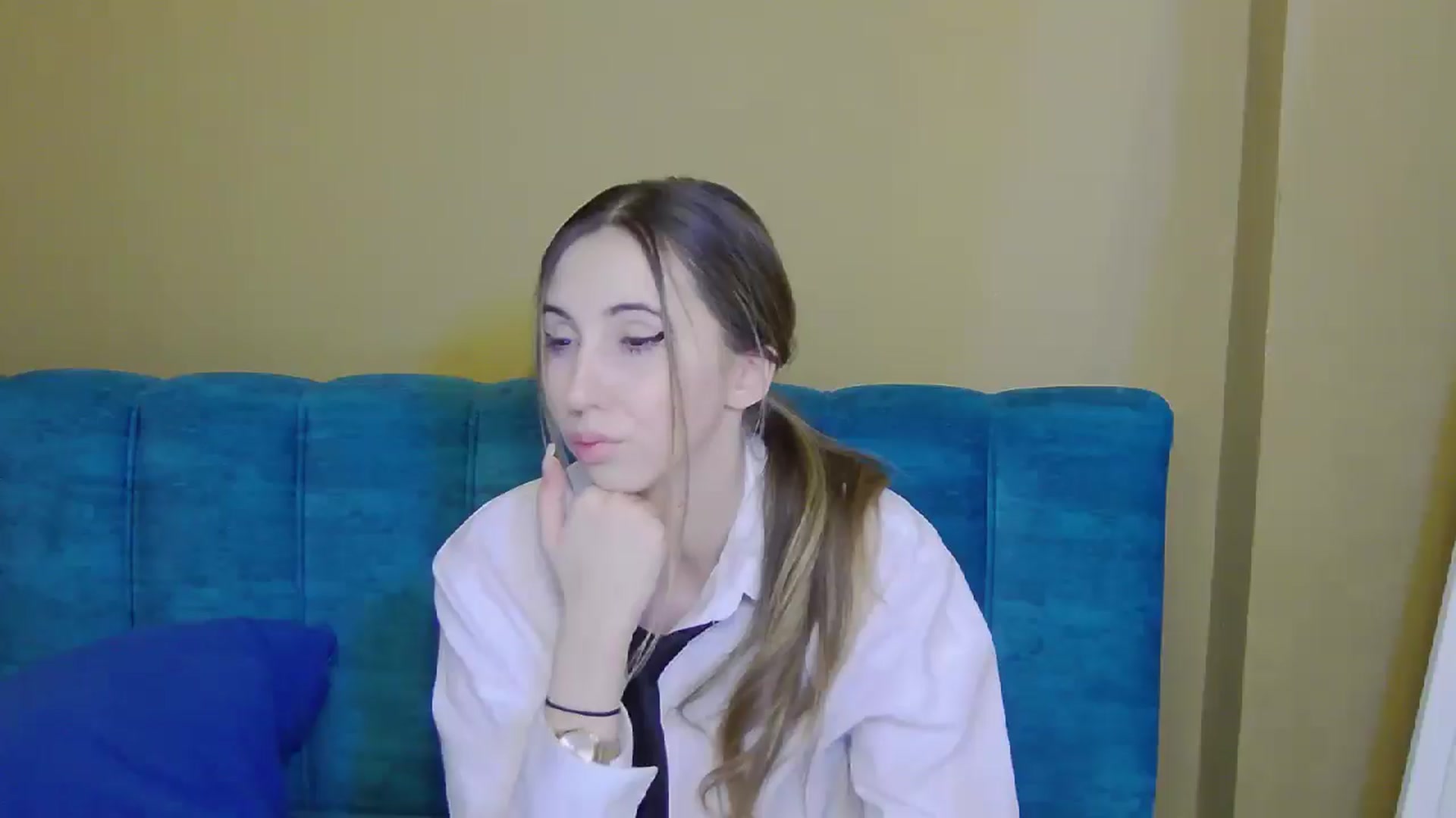 Gallery image thumbnail from Artemiss's myfreecams stream on, 11/19/2024, 21:43 image 1 of 20