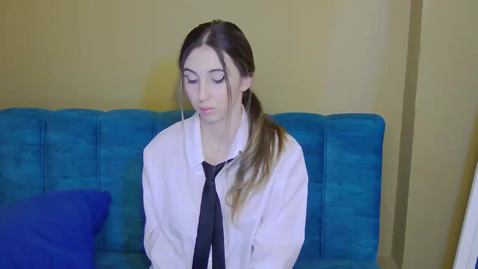 Gallery image thumbnail from Artemiss's myfreecams stream on, 11/19/2024, 21:43 image 3 of 20