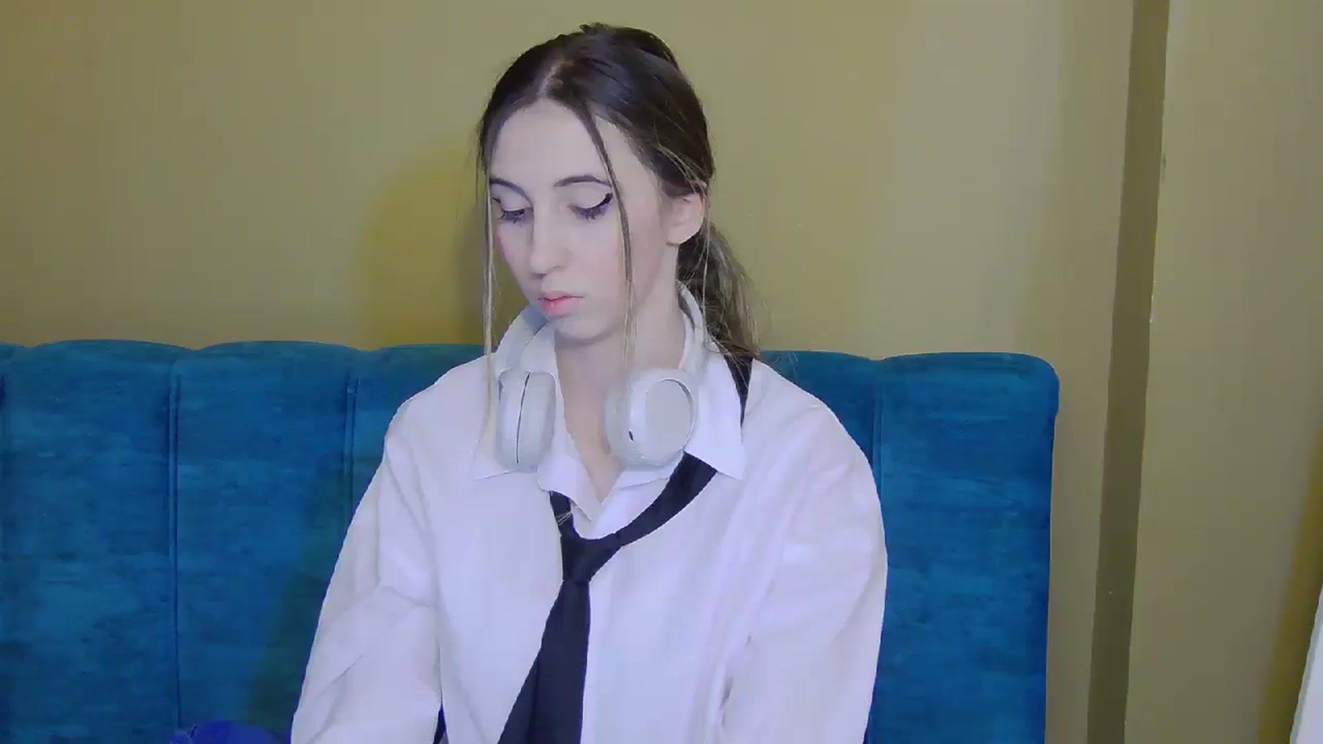 Gallery image thumbnail from Artemiss's myfreecams stream on, 11/19/2024, 23:24 image 20 of 20