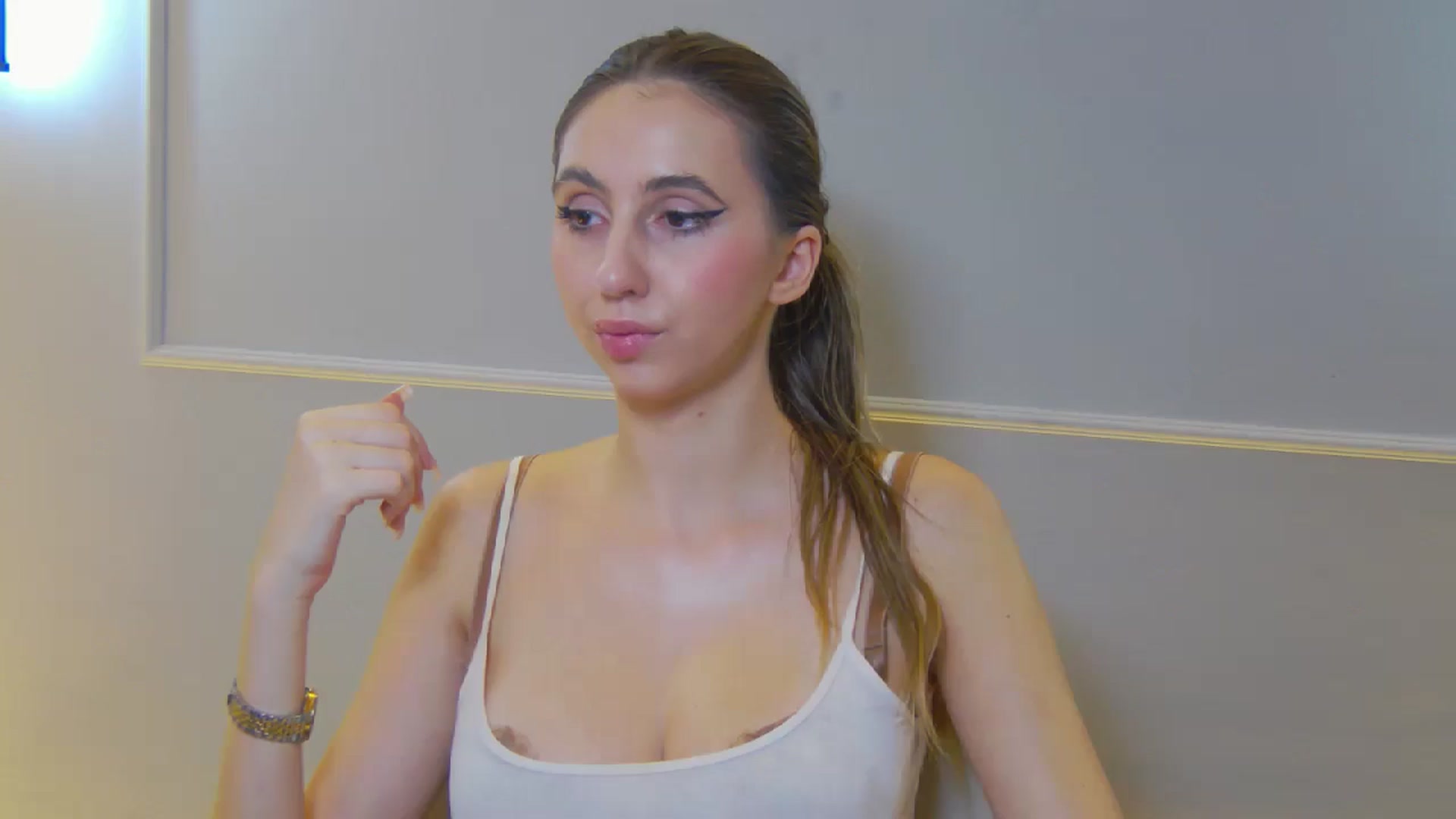 Gallery image thumbnail from Artemiss's myfreecams stream on, 11/22/2024, 01:02 image 9 of 20