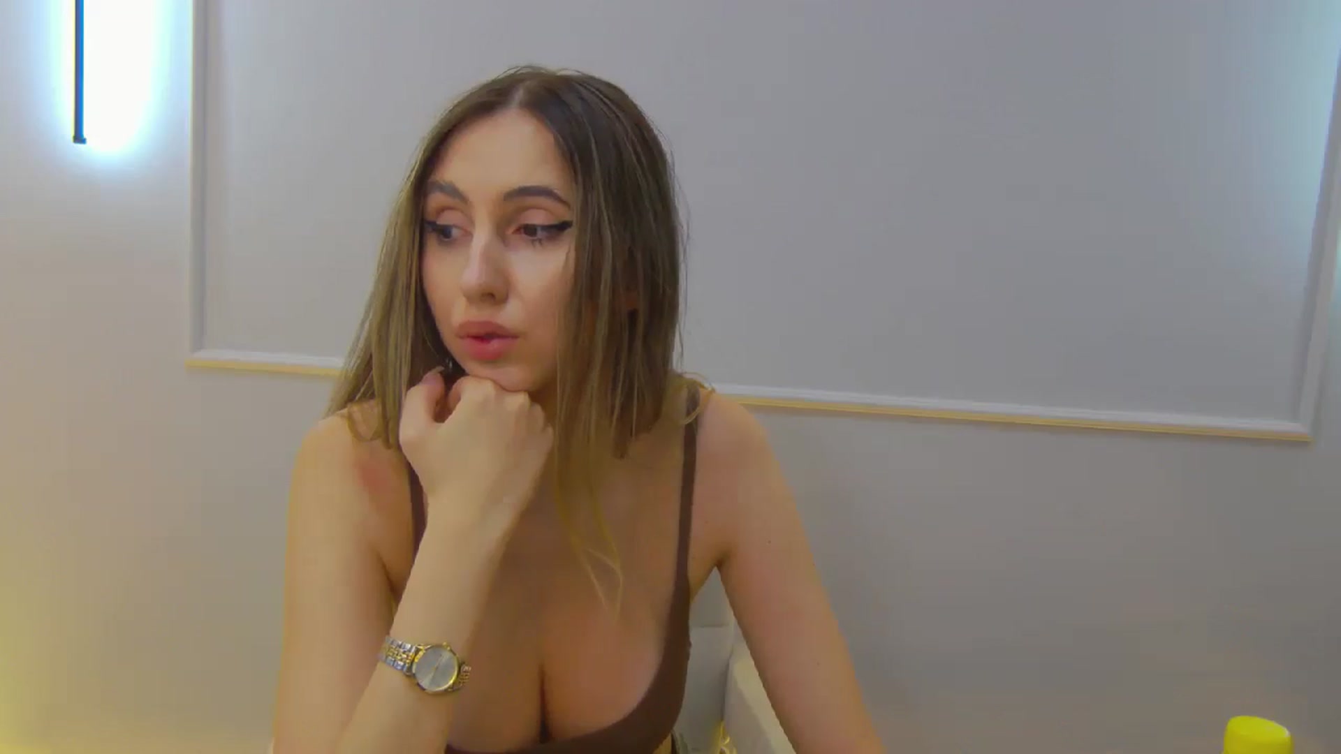 Gallery image thumbnail from Artemiss's myfreecams stream on, 11/23/2024, 20:02 image 2 of 20