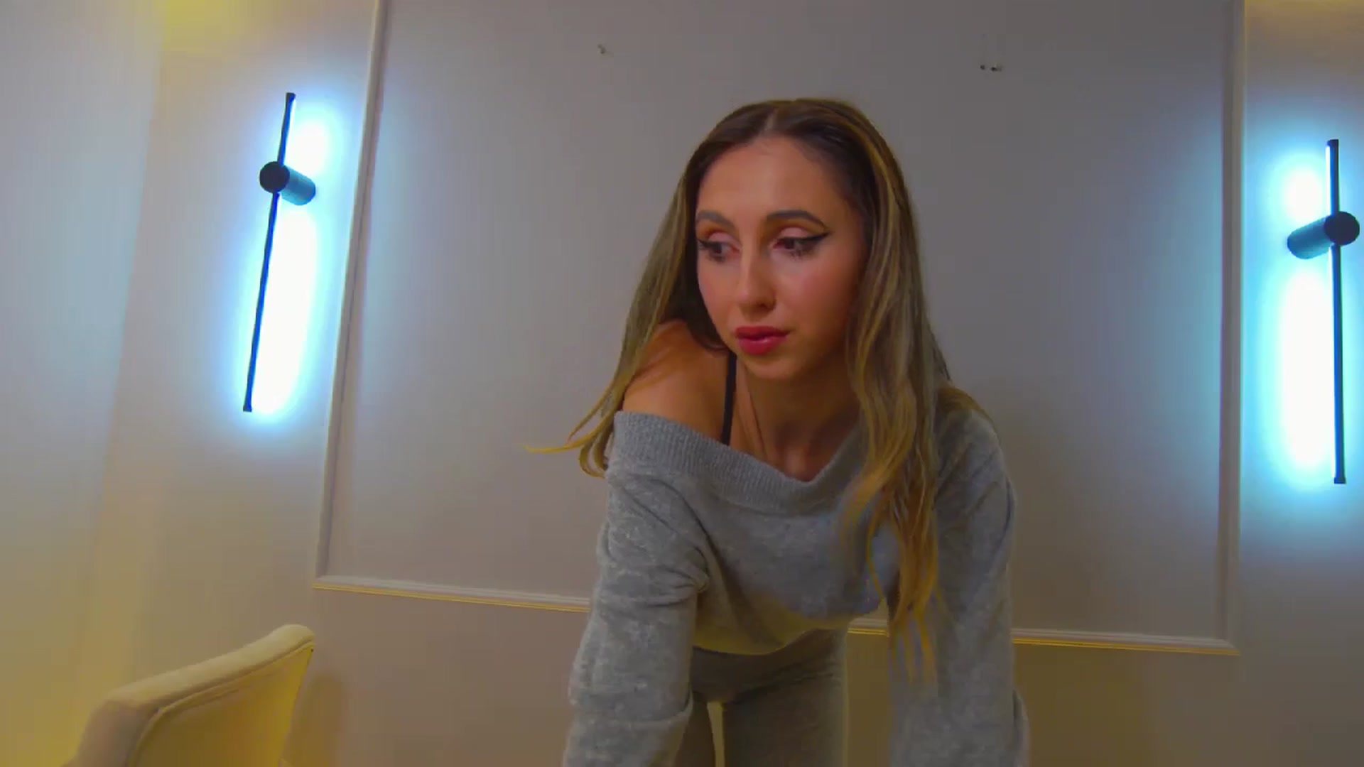 Gallery image thumbnail from Artemiss's myfreecams stream on, 11/24/2024, 18:35 image 13 of 20