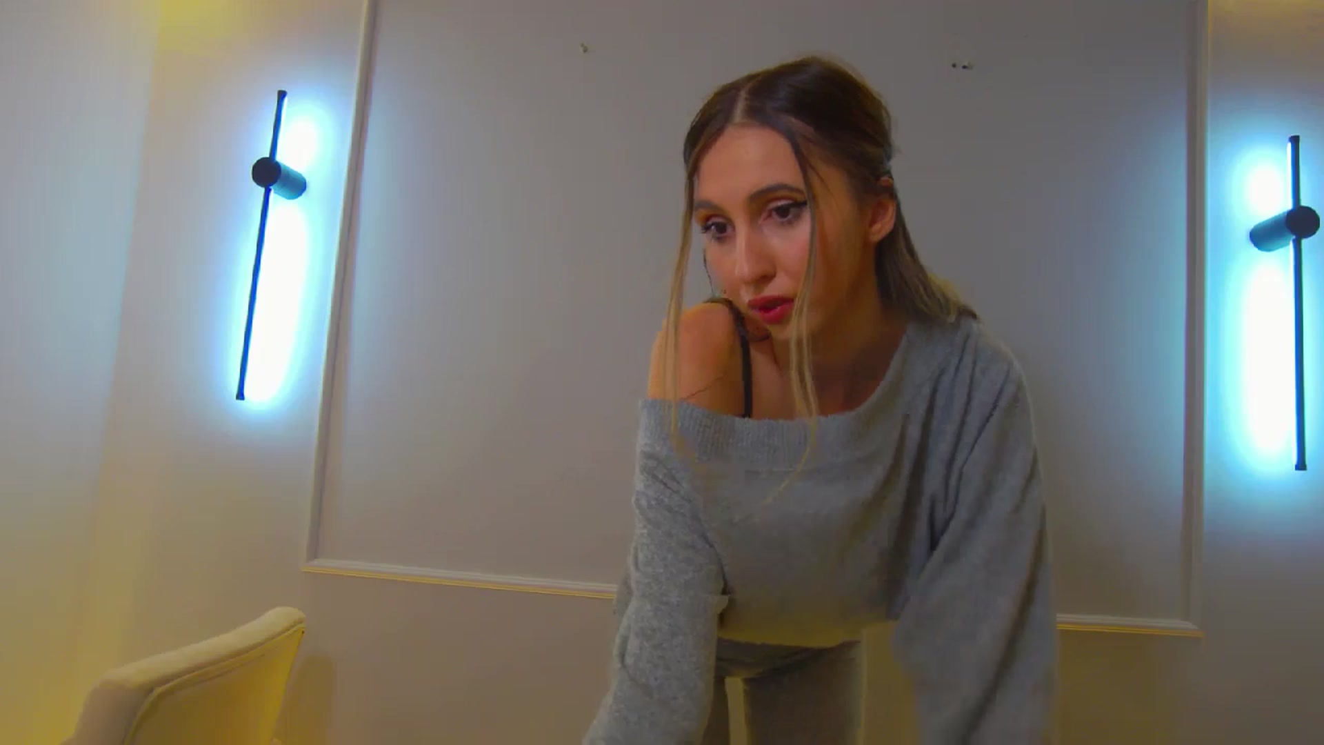 Gallery image thumbnail from Artemiss's myfreecams stream on, 11/24/2024, 18:35 image 17 of 20