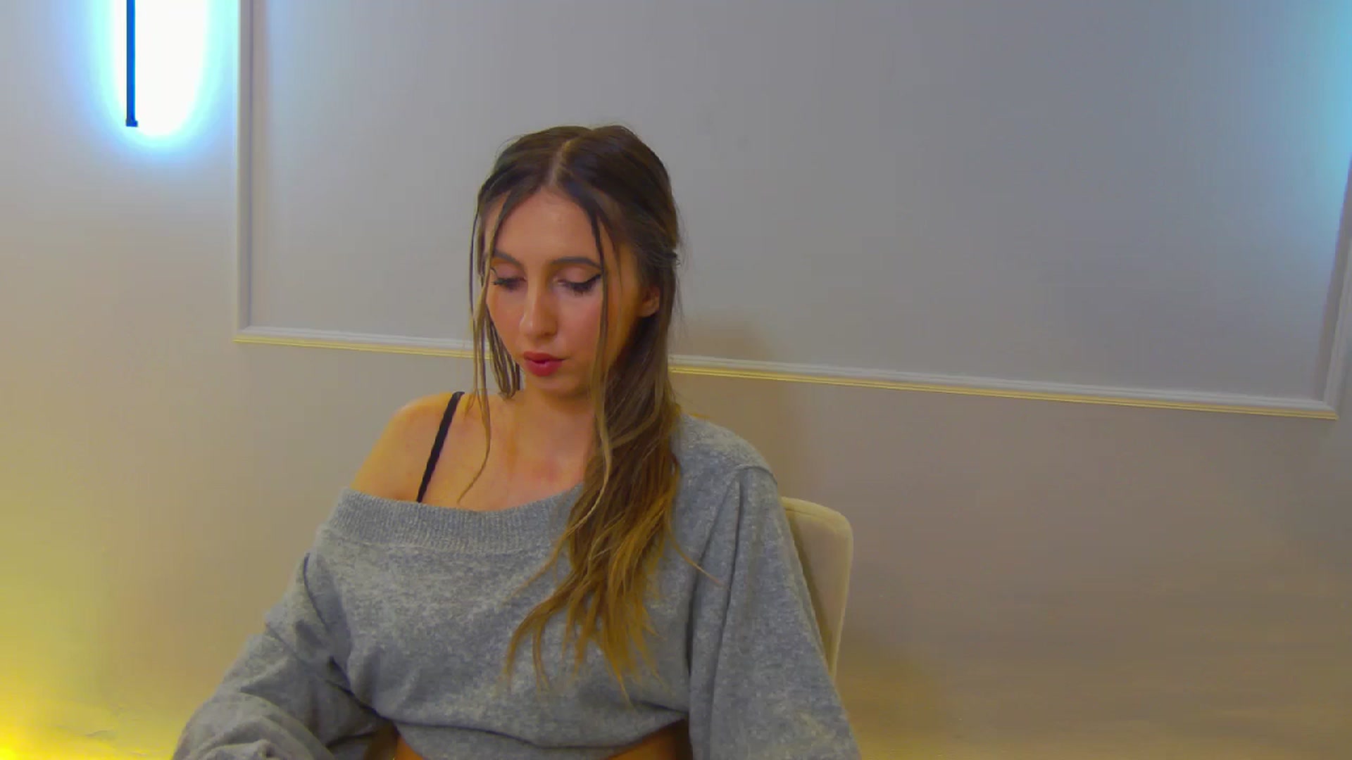 Gallery image thumbnail from Artemiss's myfreecams stream on, 11/24/2024, 20:00 image 8 of 20