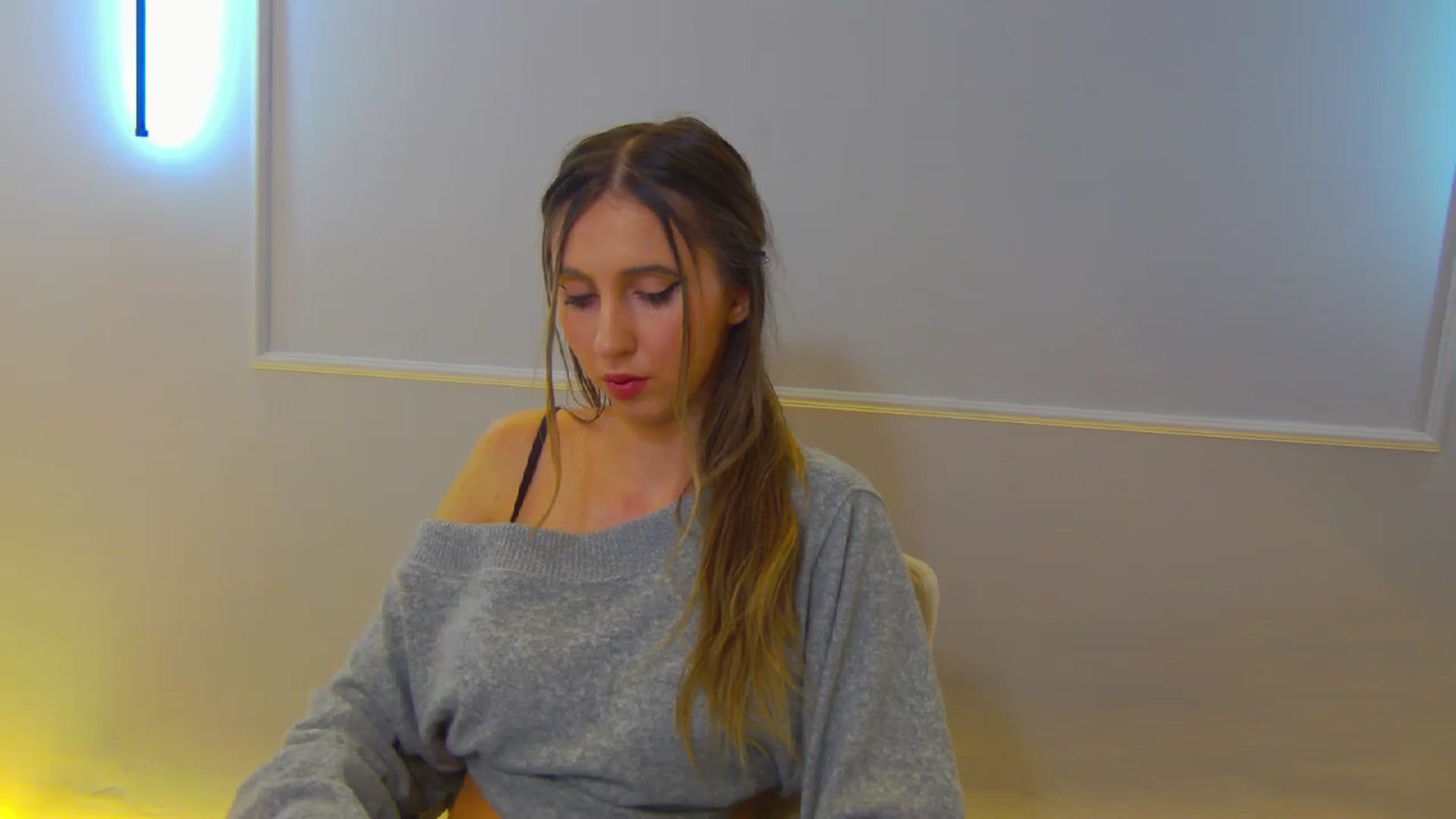 Gallery image thumbnail from Artemiss's myfreecams stream on, 11/24/2024, 20:00 image 3 of 20