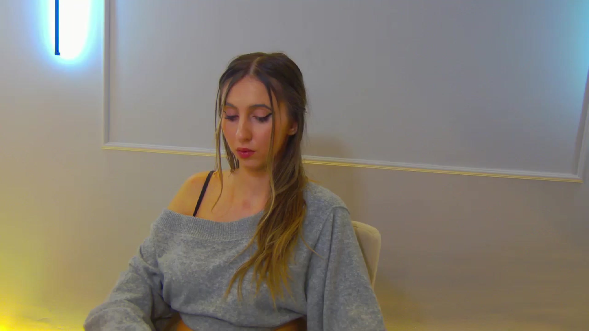 Gallery image thumbnail from Artemiss's myfreecams stream on, 11/24/2024, 20:00 image 7 of 20