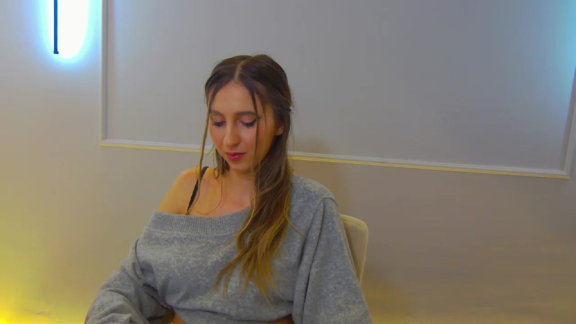 Gallery image thumbnail from Artemiss's myfreecams stream on, 11/24/2024, 20:00 image 10 of 20