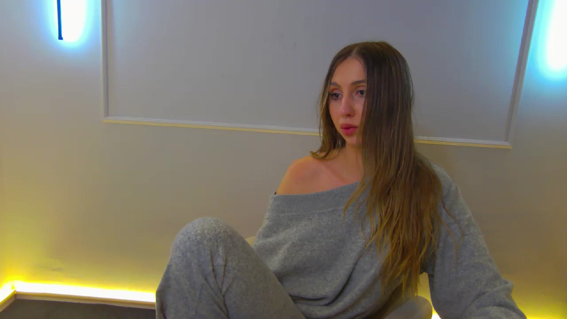 Gallery image thumbnail from Artemiss's myfreecams stream on, 11/25/2024, 24:05 image 12 of 20