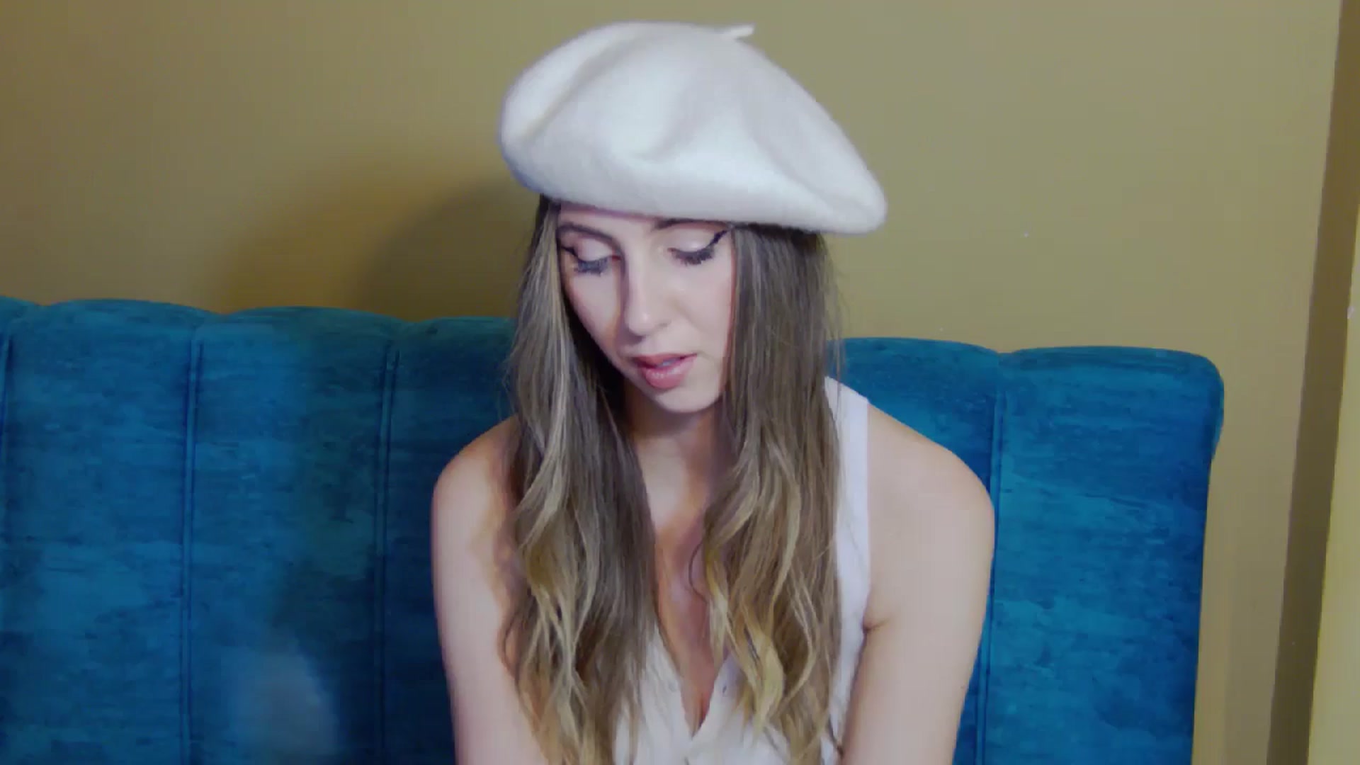 Gallery image thumbnail from Artemiss's myfreecams stream on, 11/25/2024, 19:44 image 15 of 20