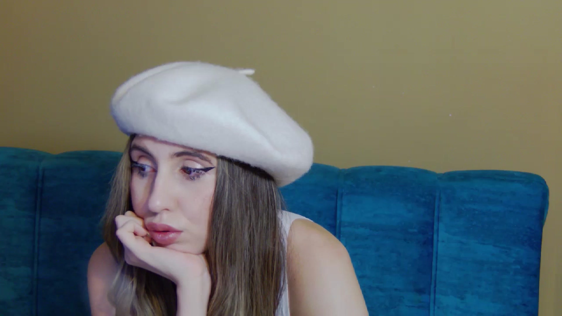 Gallery image thumbnail from Artemiss's myfreecams stream on, 11/25/2024, 19:44 image 20 of 20