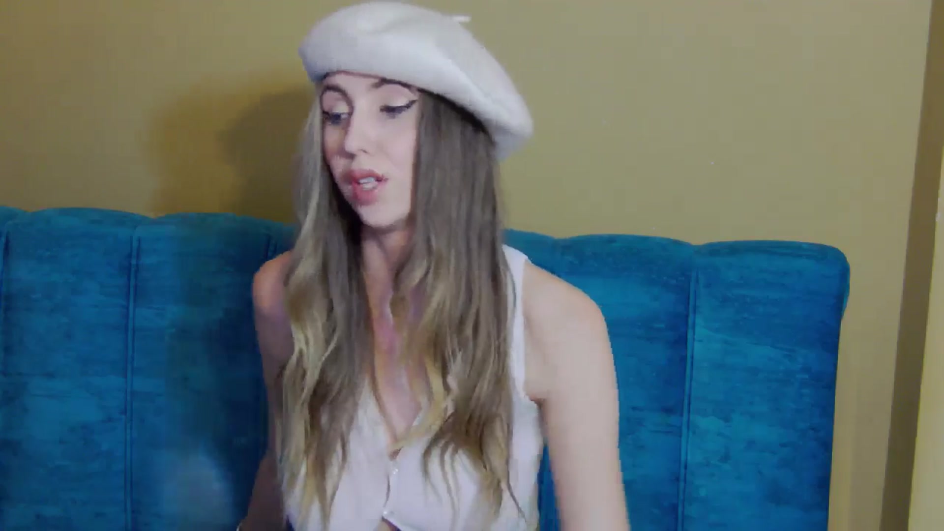 Gallery image thumbnail from Artemiss's myfreecams stream on, 11/25/2024, 19:44 image 16 of 20
