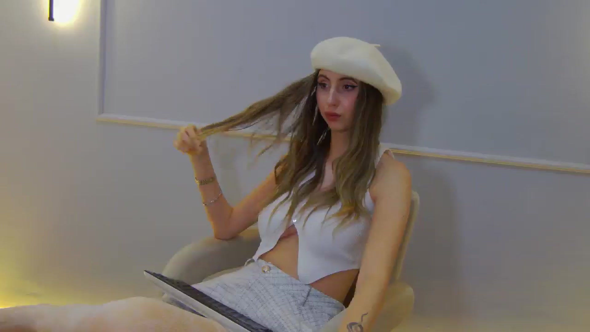 Gallery image thumbnail from Artemiss's myfreecams stream on, 11/25/2024, 21:23 image 4 of 20