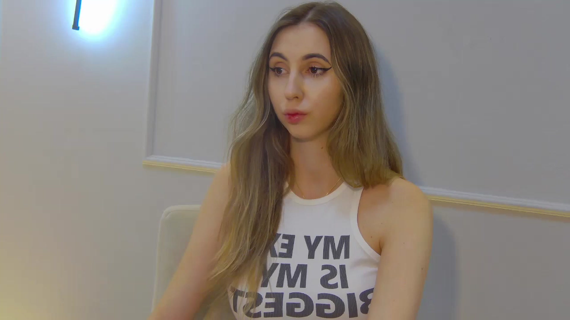 Gallery image thumbnail from Artemiss's myfreecams stream on, 12/06/2024, 18:53 image 2 of 20