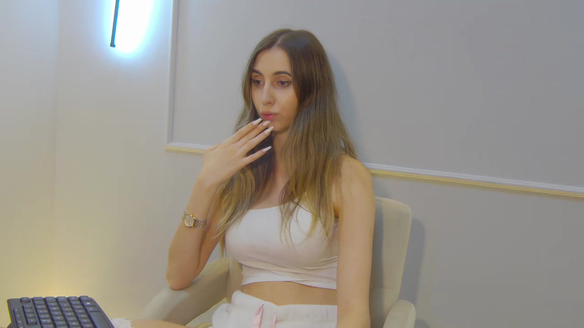 Gallery image thumbnail from Artemiss's myfreecams stream on, 12/06/2024, 23:35 image 10 of 20