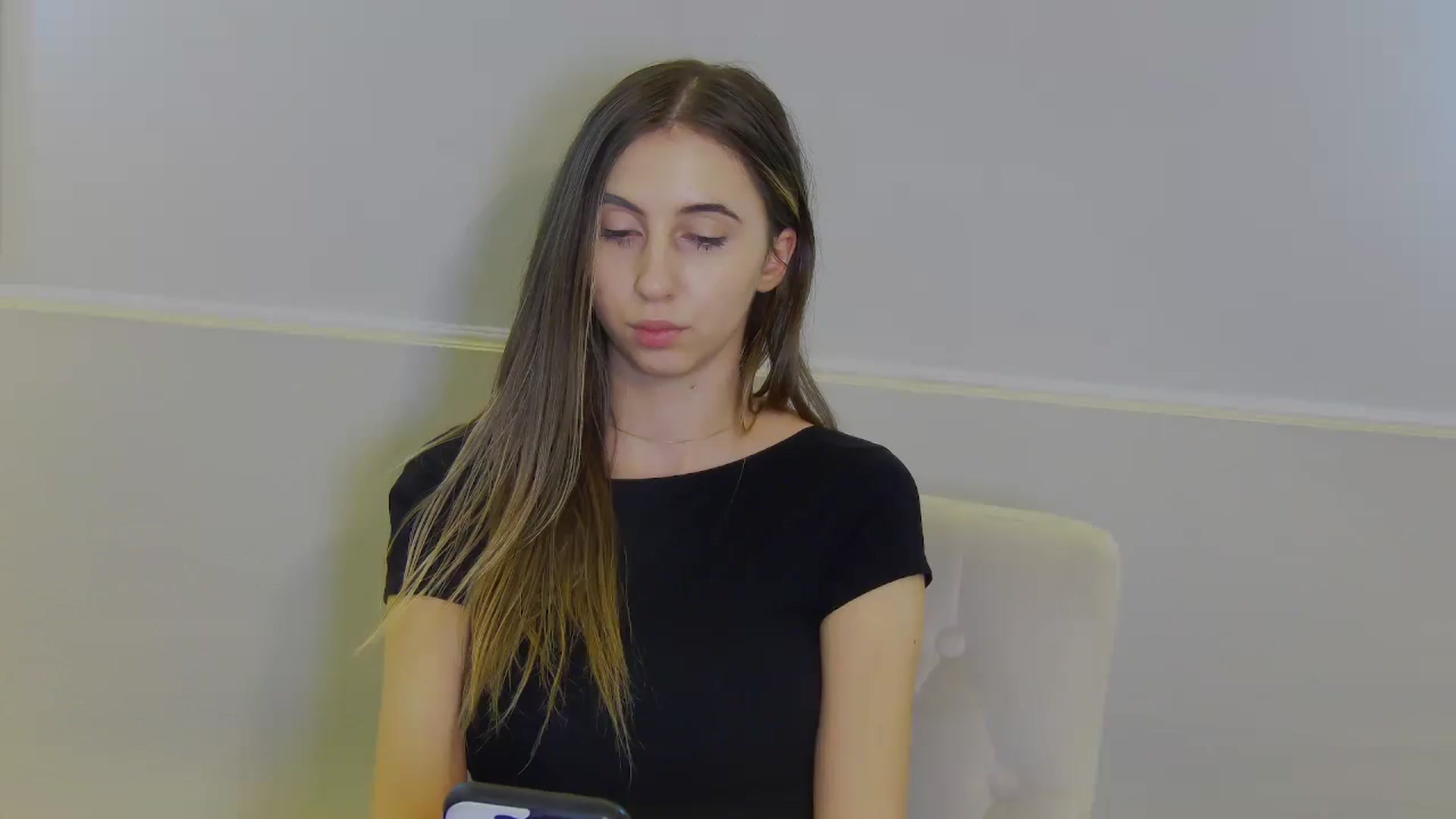 Gallery image thumbnail from Artemiss's myfreecams stream on, 12/15/2024, 19:43 image 6 of 20