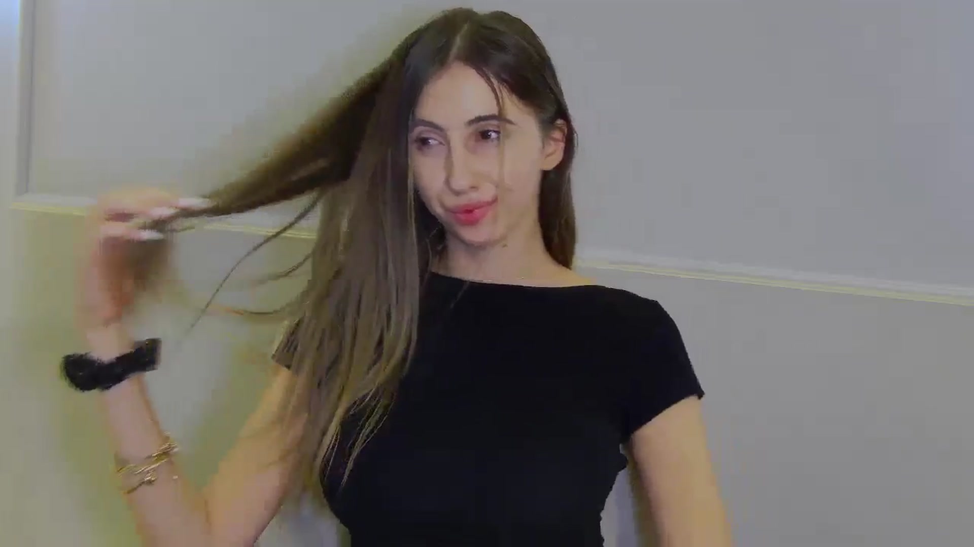 Gallery image thumbnail from Artemiss's myfreecams stream on, 12/15/2024, 20:44 image 19 of 20