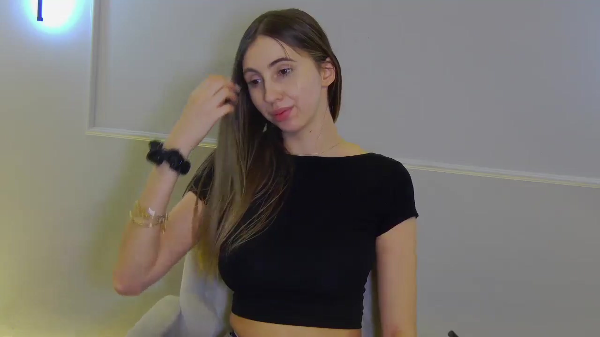 Gallery image thumbnail from Artemiss's myfreecams stream on, 12/15/2024, 20:44 image 8 of 20