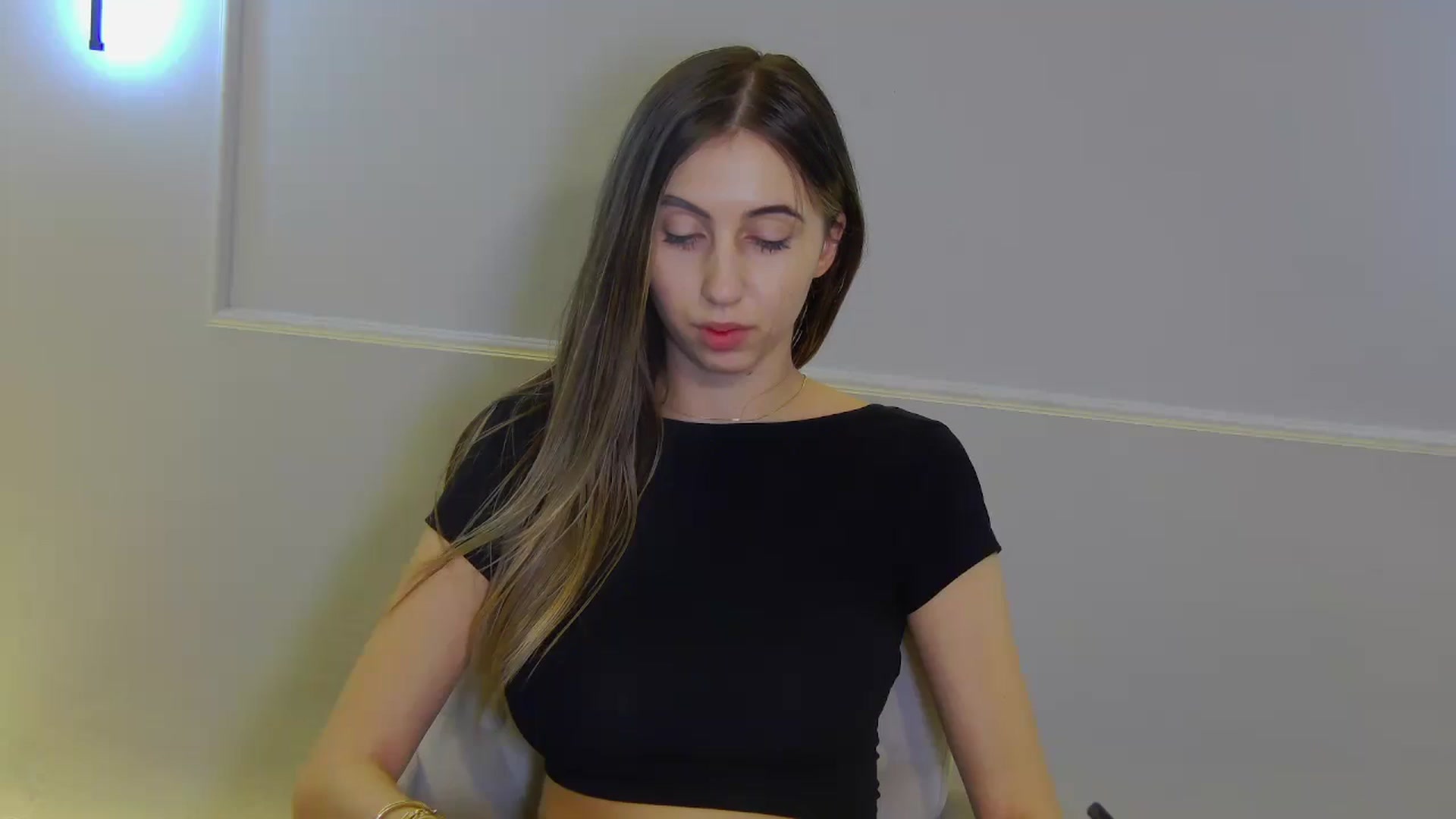 Gallery image thumbnail from Artemiss's myfreecams stream on, 12/15/2024, 20:44 image 12 of 20