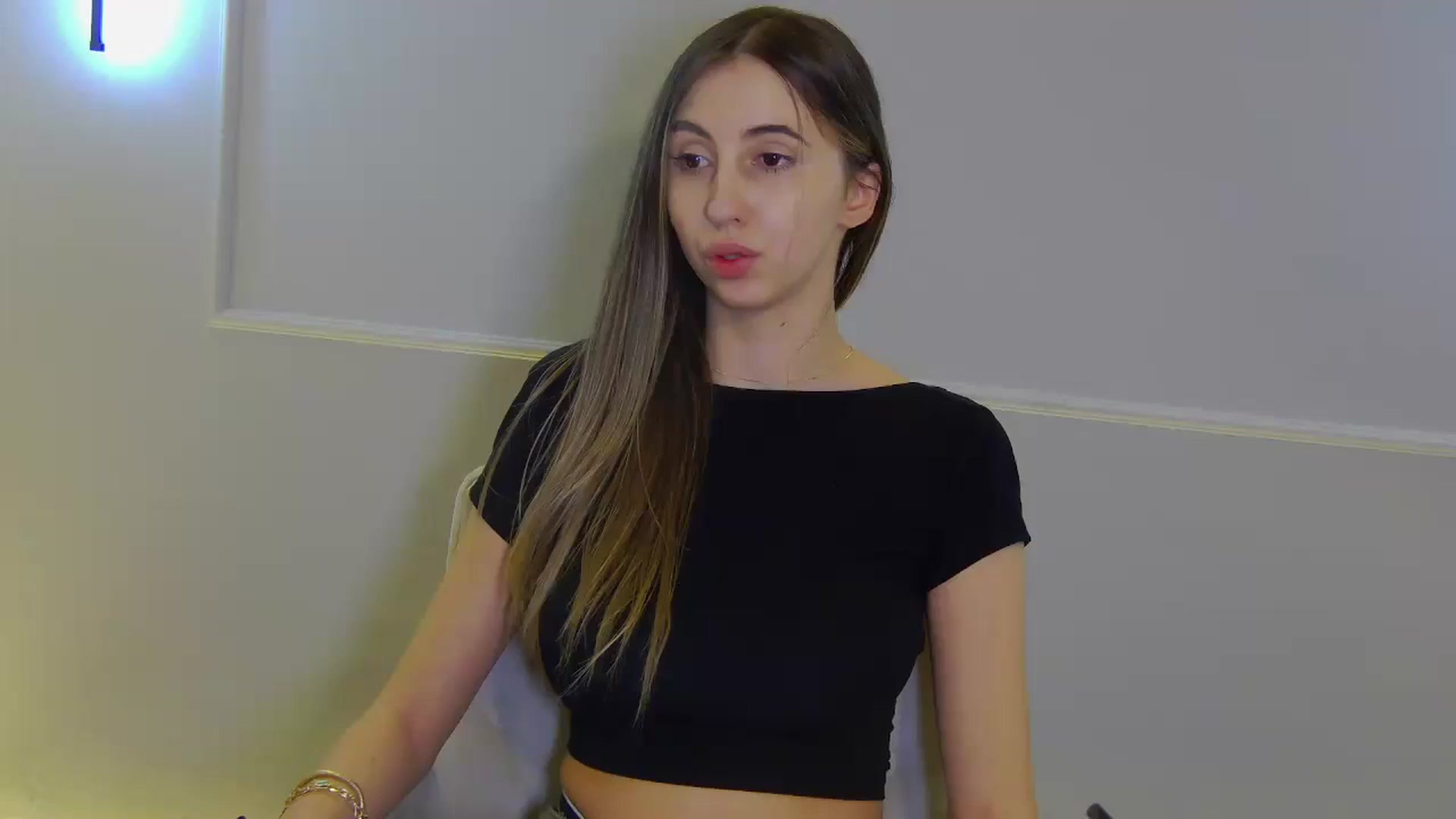 Gallery image thumbnail from Artemiss's myfreecams stream on, 12/15/2024, 20:44 image 7 of 20
