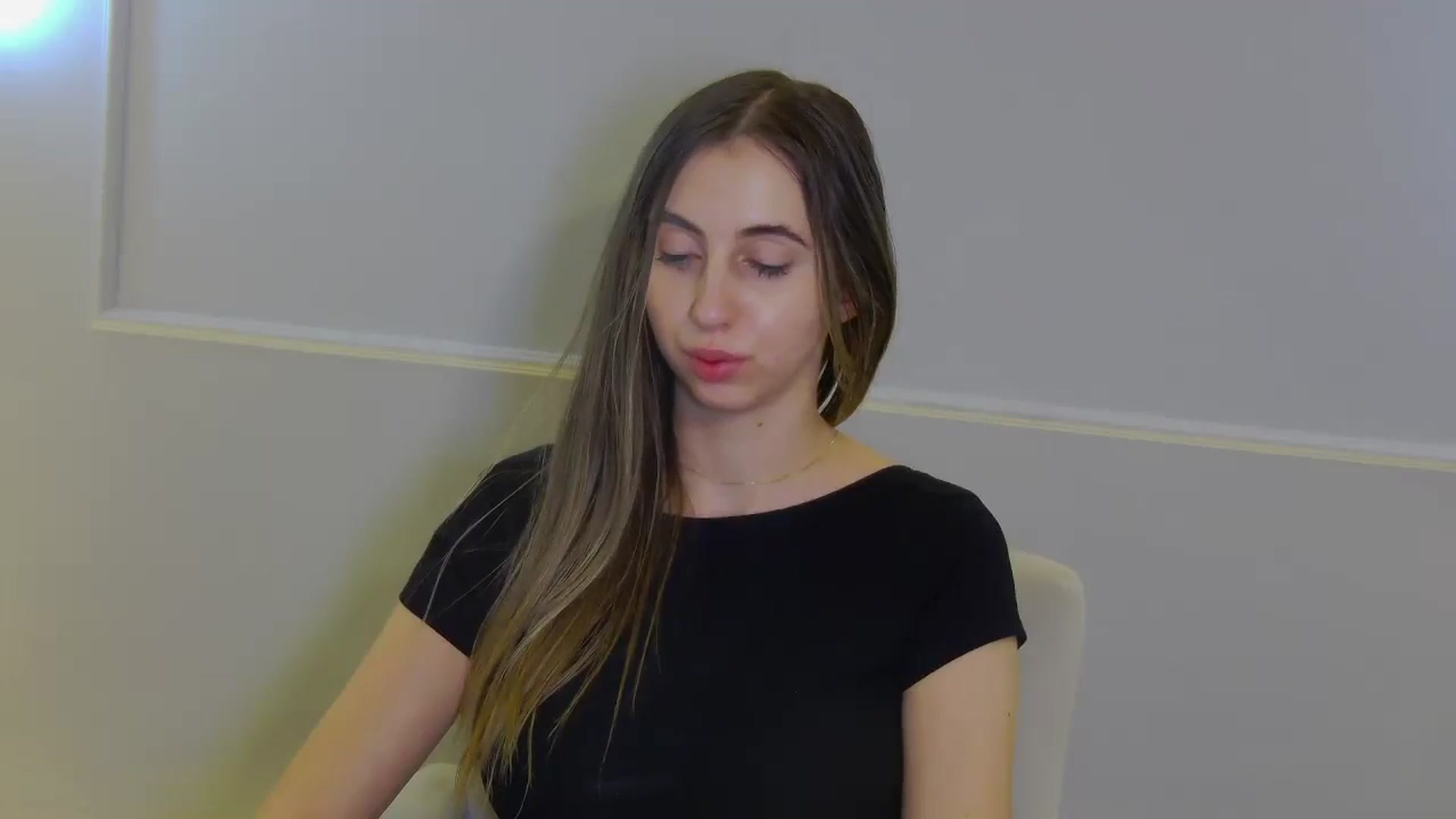 Gallery image thumbnail from Artemiss's myfreecams stream on, 12/15/2024, 22:22 image 5 of 20