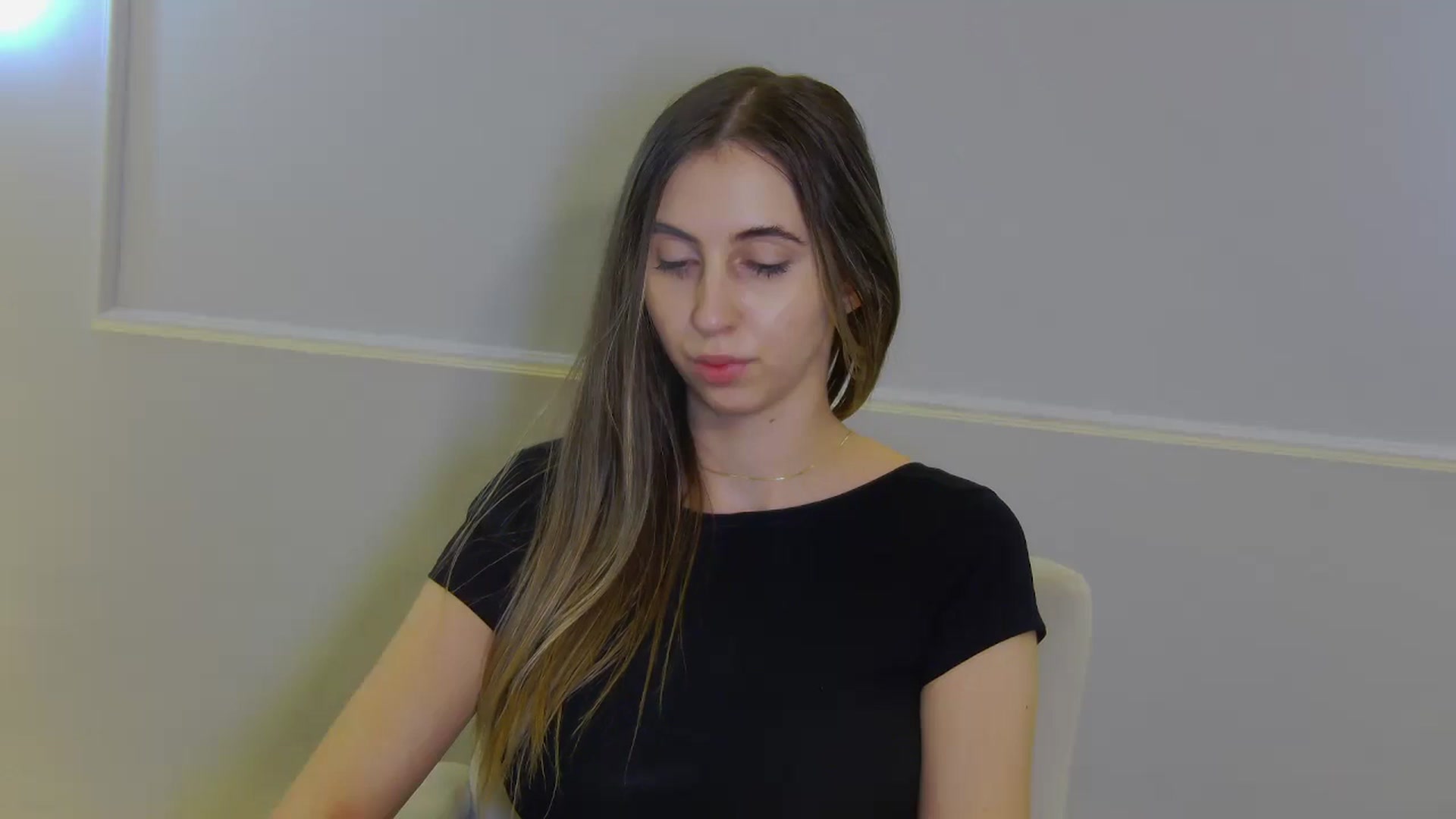 Gallery image thumbnail from Artemiss's myfreecams stream on, 12/15/2024, 22:22 image 3 of 20
