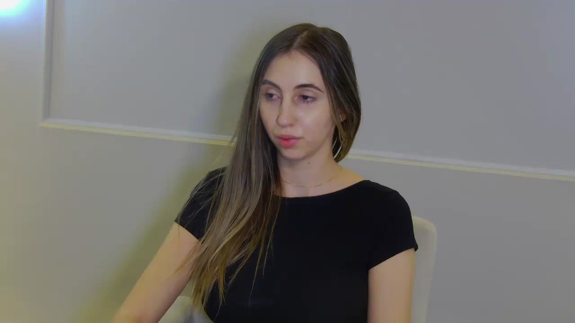 Gallery image thumbnail from Artemiss's myfreecams stream on, 12/15/2024, 22:22 image 2 of 20