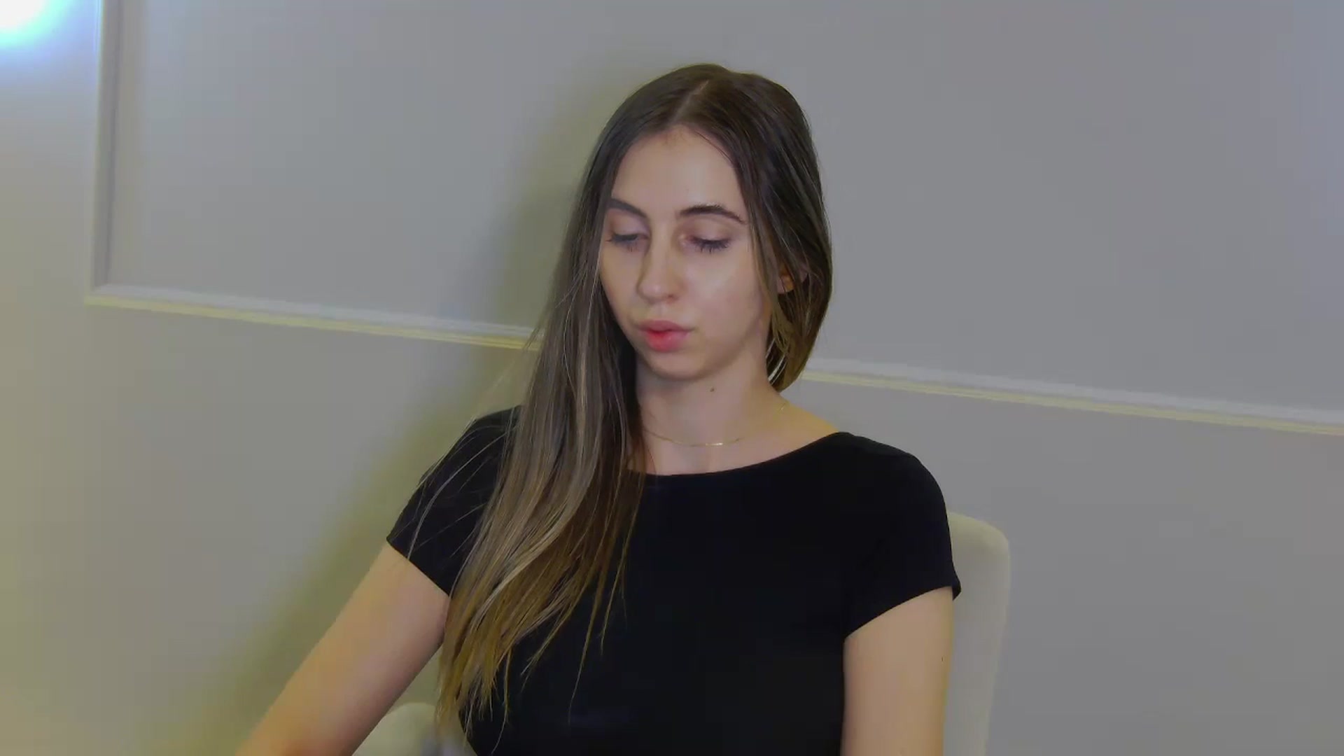 Gallery image thumbnail from Artemiss's myfreecams stream on, 12/15/2024, 22:22 image 4 of 20