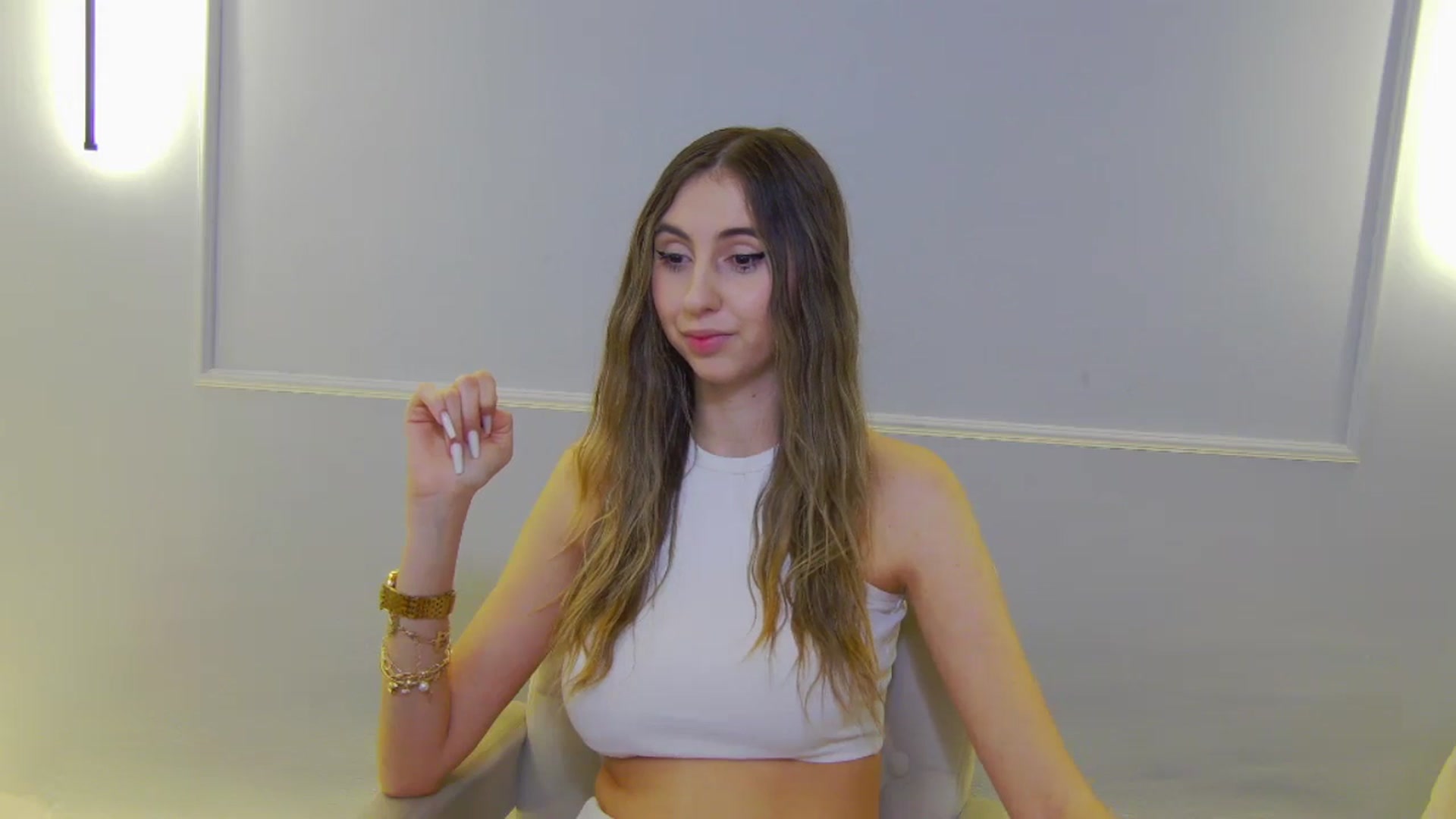 Gallery image thumbnail from Artemiss's myfreecams stream on, 12/17/2024, 20:29 image 14 of 20