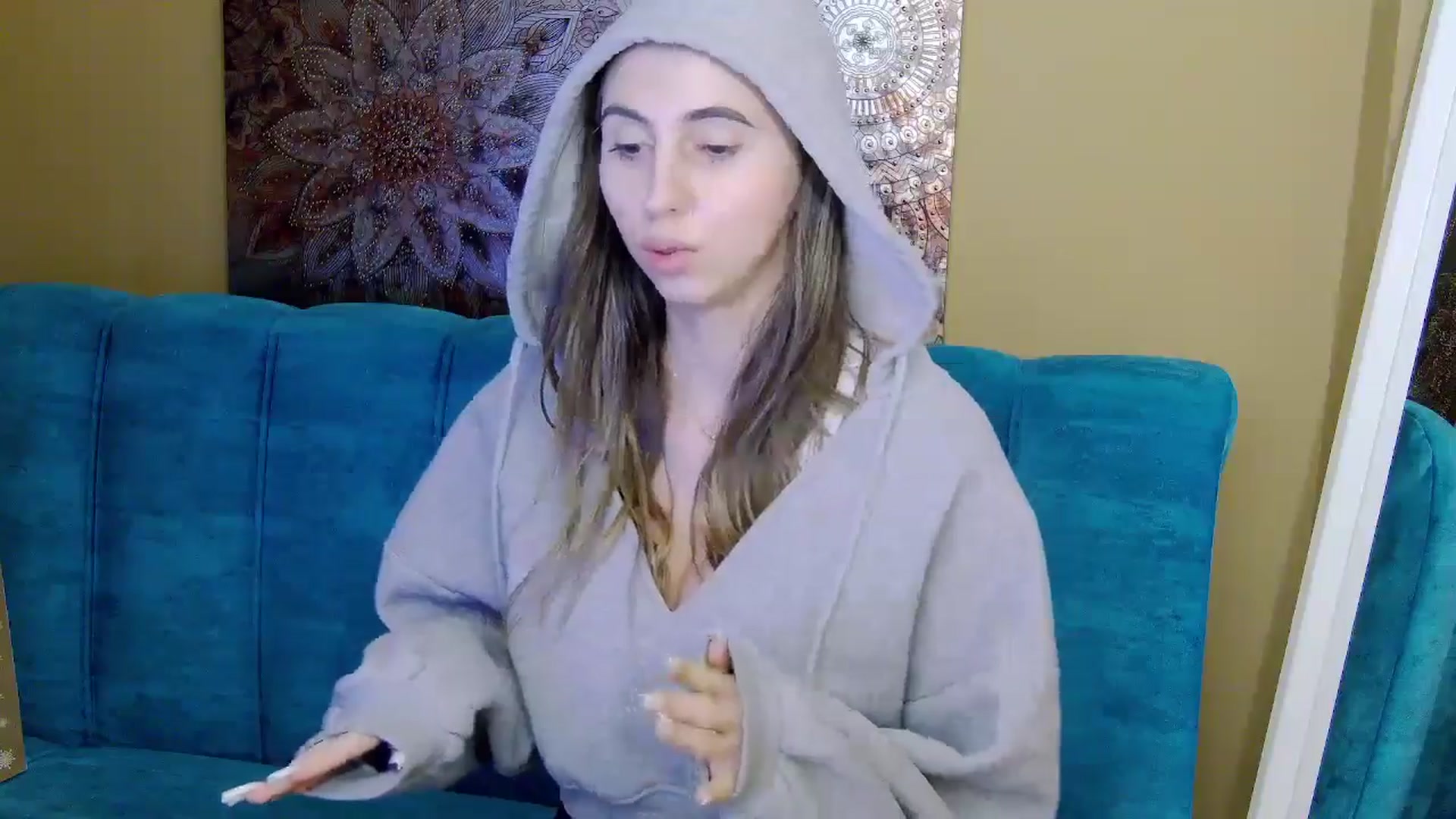 Gallery image thumbnail from Artemiss's myfreecams stream on, 12/21/2024, 24:10 image 17 of 20