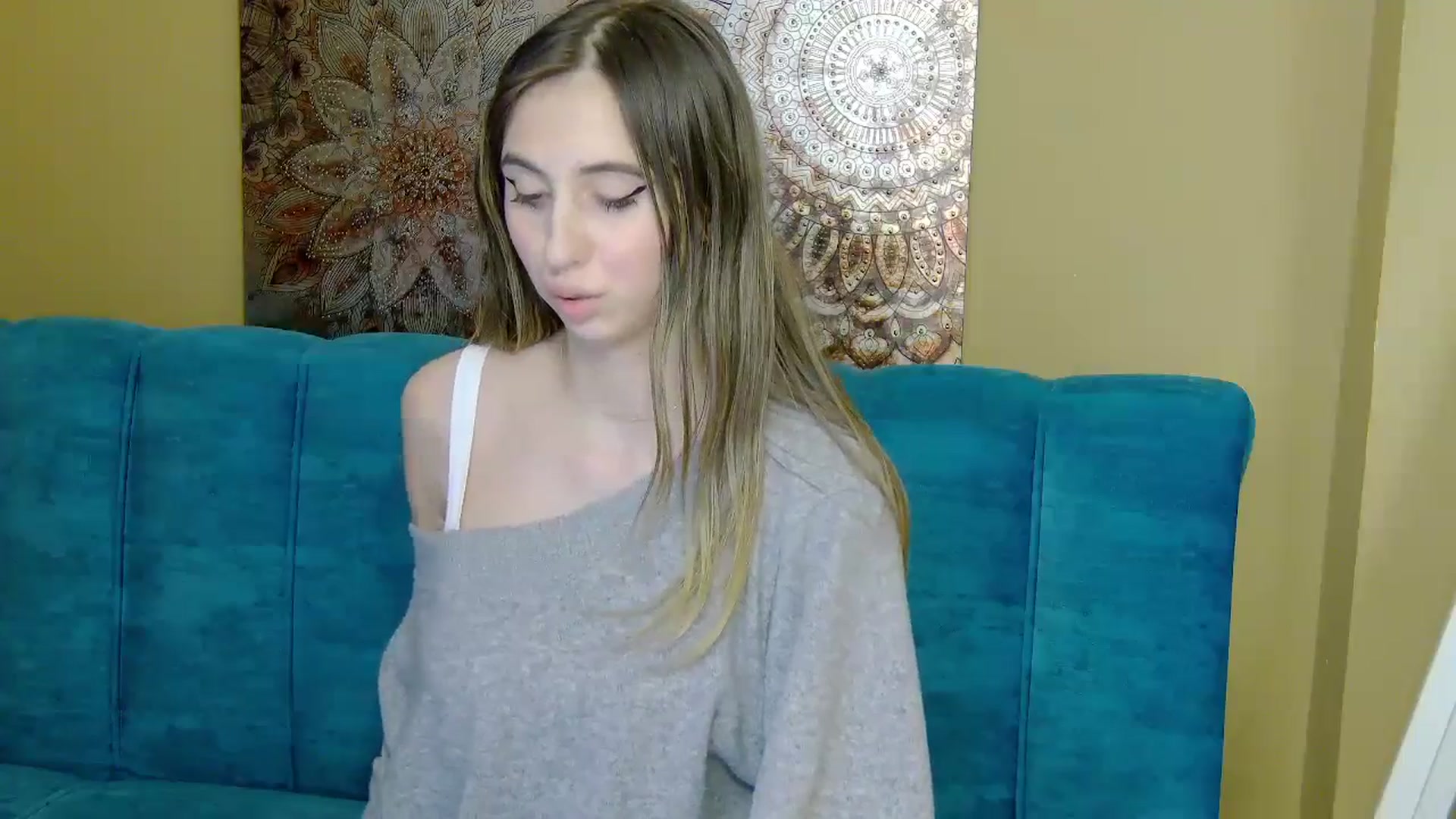 Gallery image thumbnail from Artemiss's myfreecams stream on, 12/21/2024, 23:55 image 10 of 20