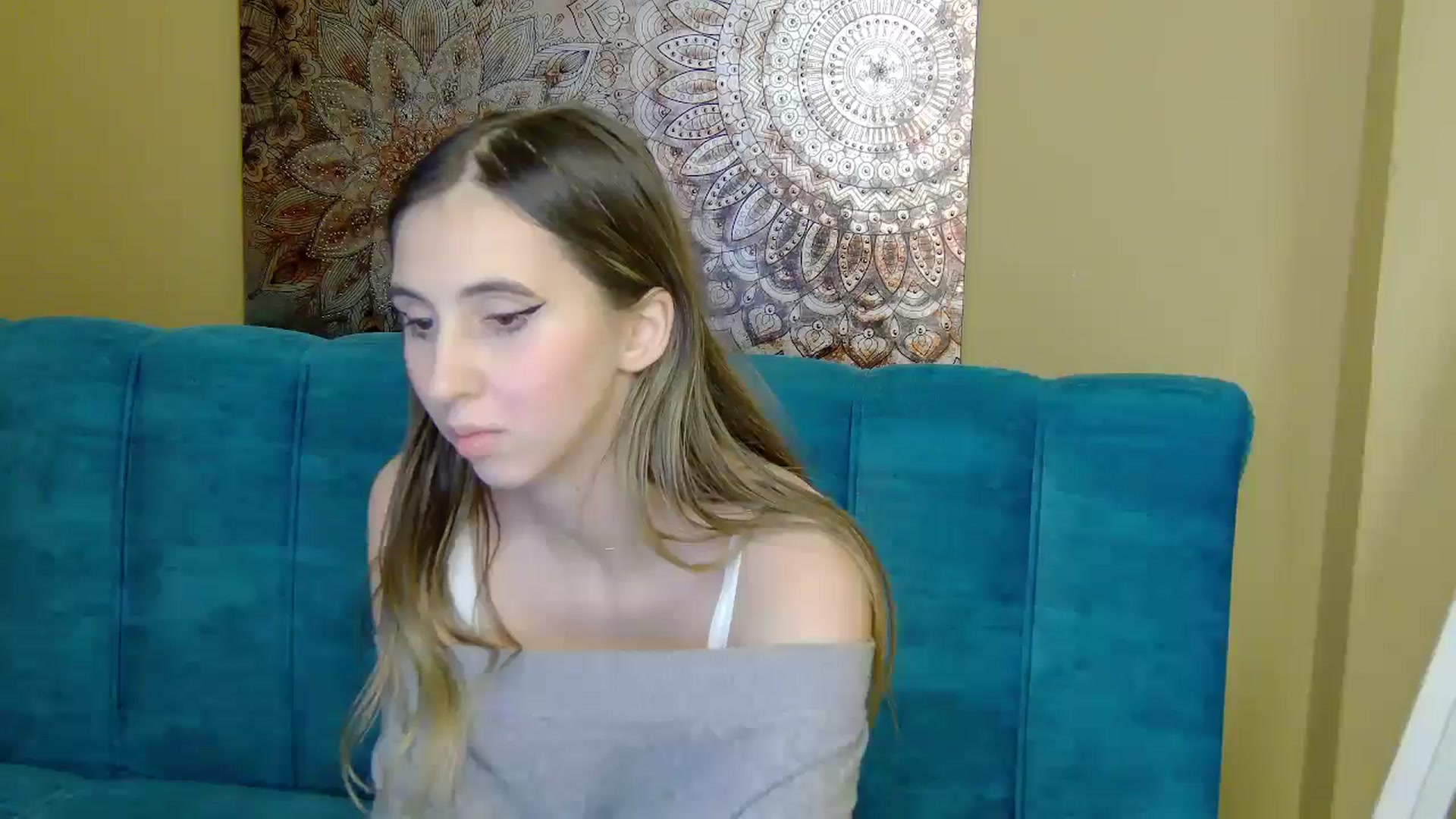 Gallery image thumbnail from Artemiss's myfreecams stream on, 12/21/2024, 23:55 image 17 of 20