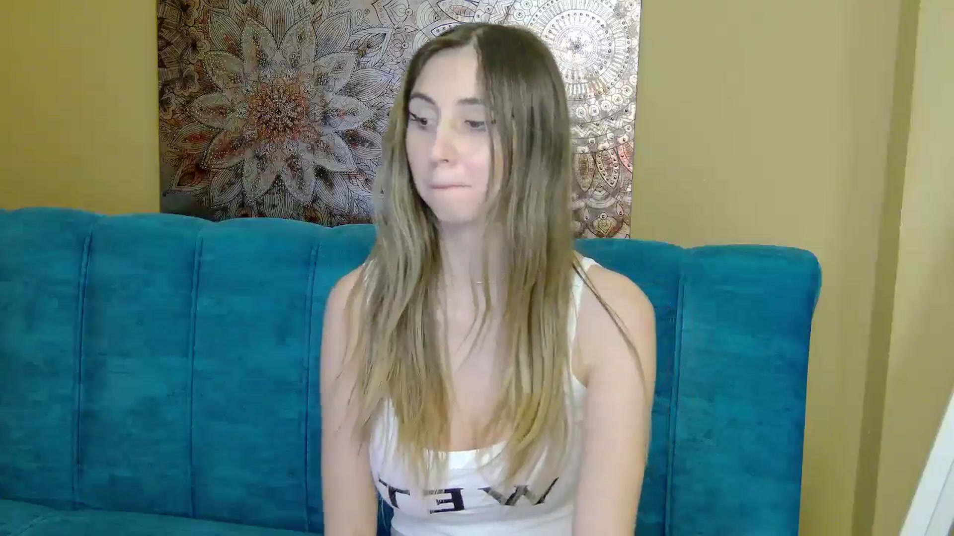 Gallery image thumbnail from Artemiss's myfreecams stream on, 12/21/2024, 23:55 image 7 of 20