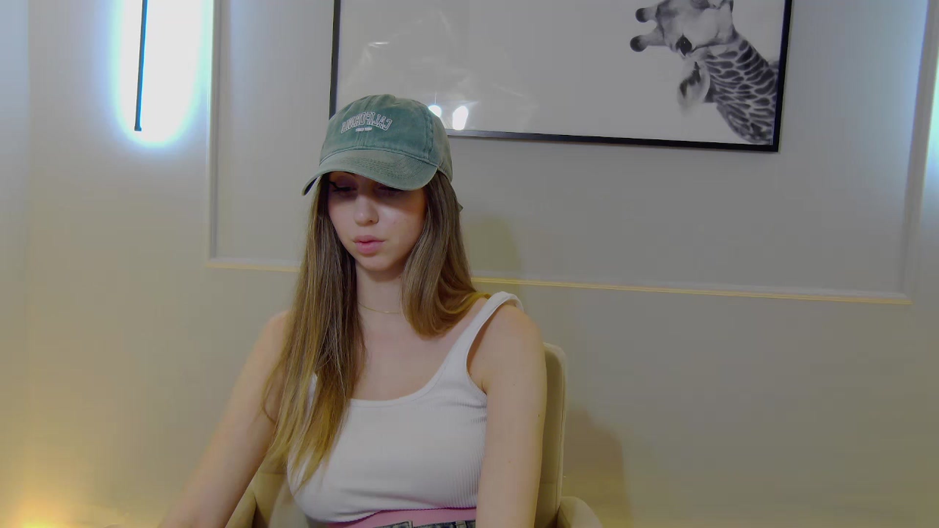 Gallery image thumbnail from Artemiss's myfreecams stream on, 12/24/2024, 24:12 image 19 of 20