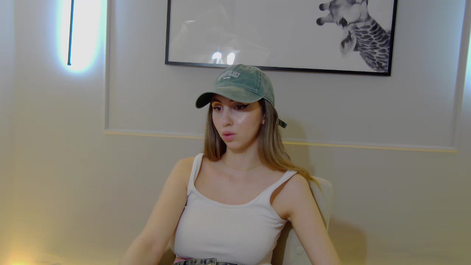 Gallery image thumbnail from Artemiss's myfreecams stream on, 12/24/2024, 24:12 image 7 of 20