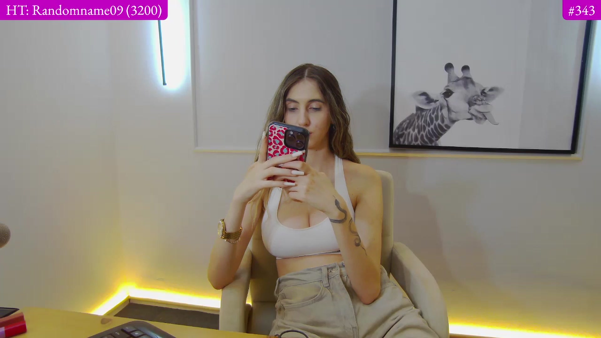 Gallery image thumbnail from Artemiss's myfreecams stream on, 01/04/2025, 24:06 image 15 of 20