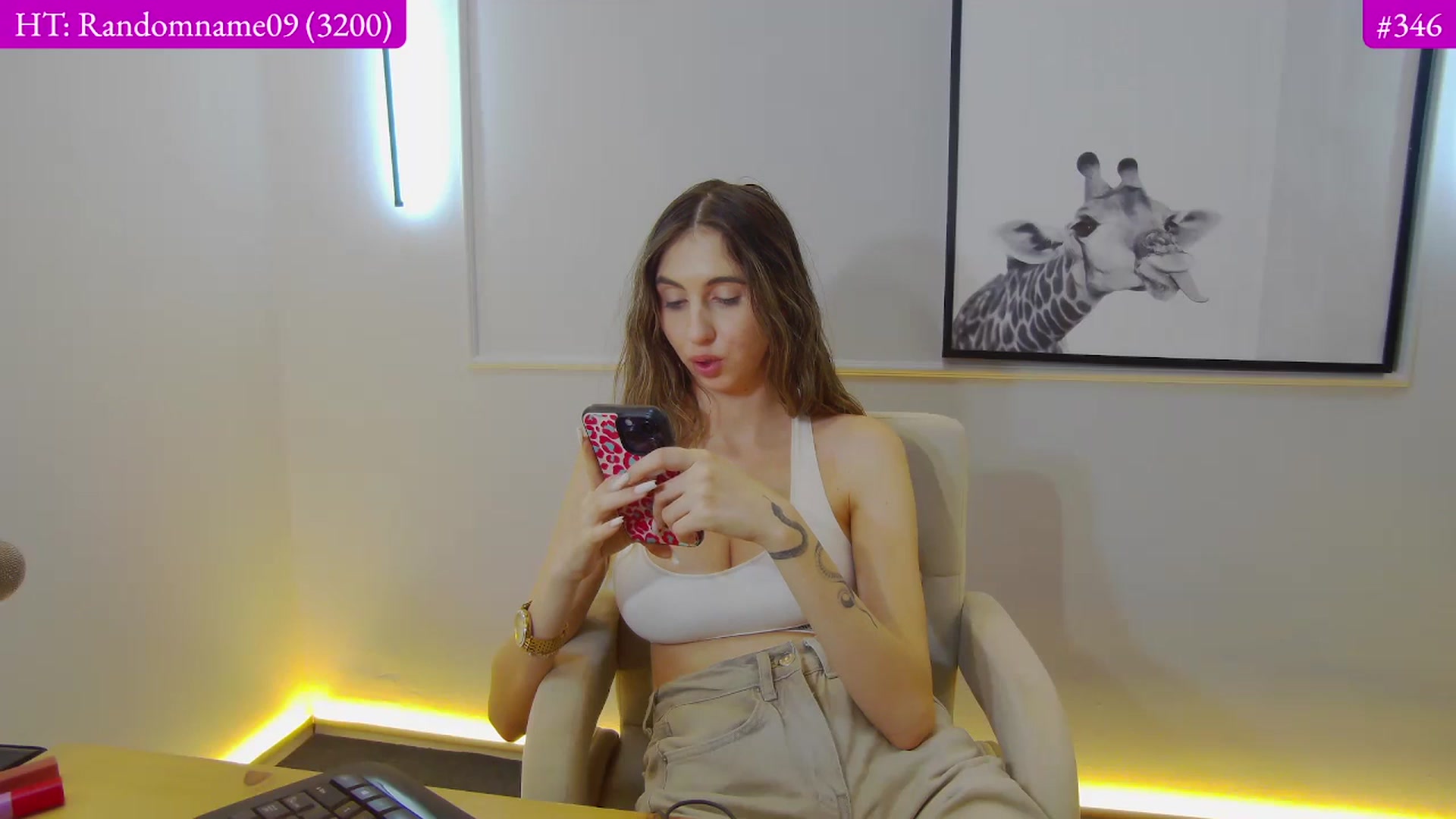 Gallery image thumbnail from Artemiss's myfreecams stream on, 01/04/2025, 24:06 image 18 of 20