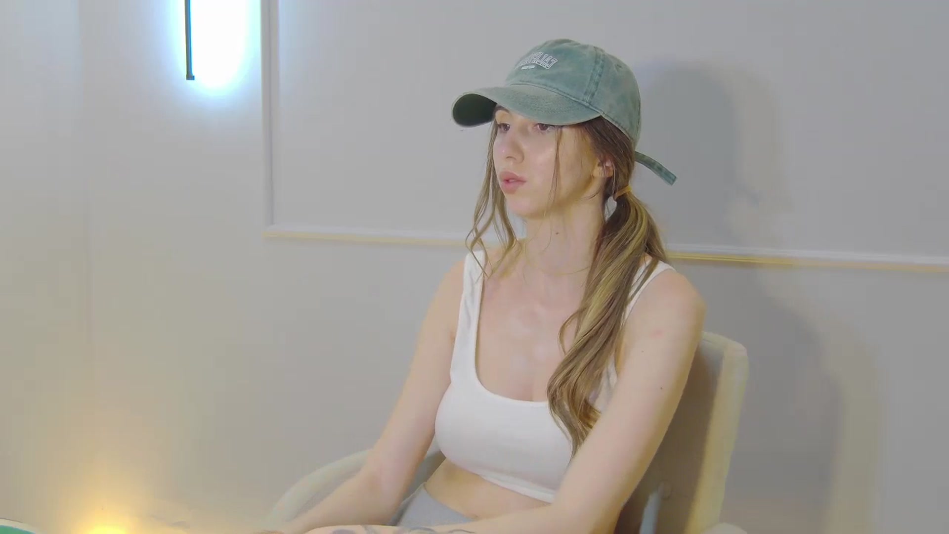 Gallery image thumbnail from Artemiss's myfreecams stream on, 01/14/2025, 22:18 image 20 of 20